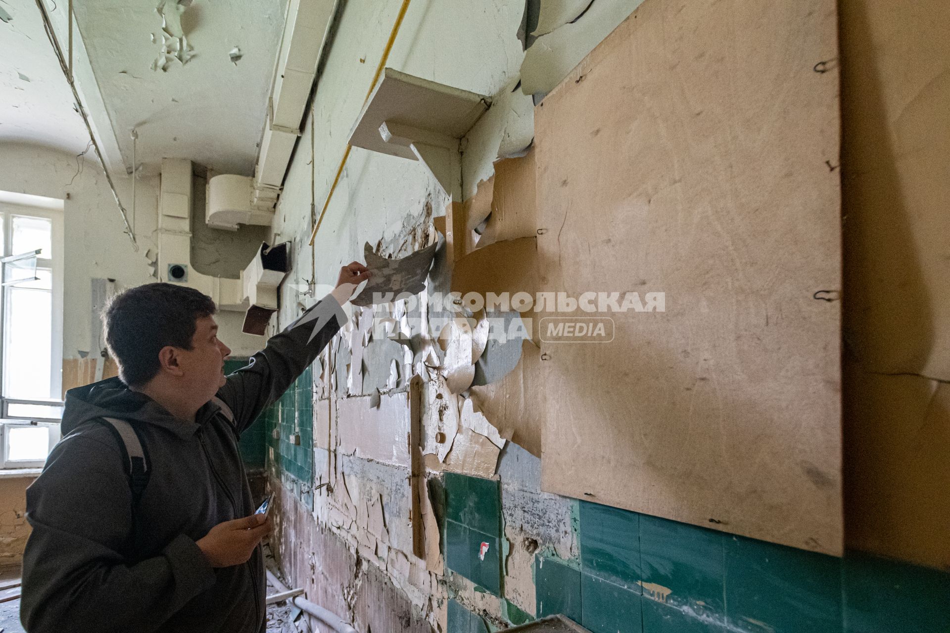 Москва. Корреспондент КП Павел Клоков в здании бывшей химической лаборатории Императорского Московского технического училища на 2-ой Бауманской улице дом 10.