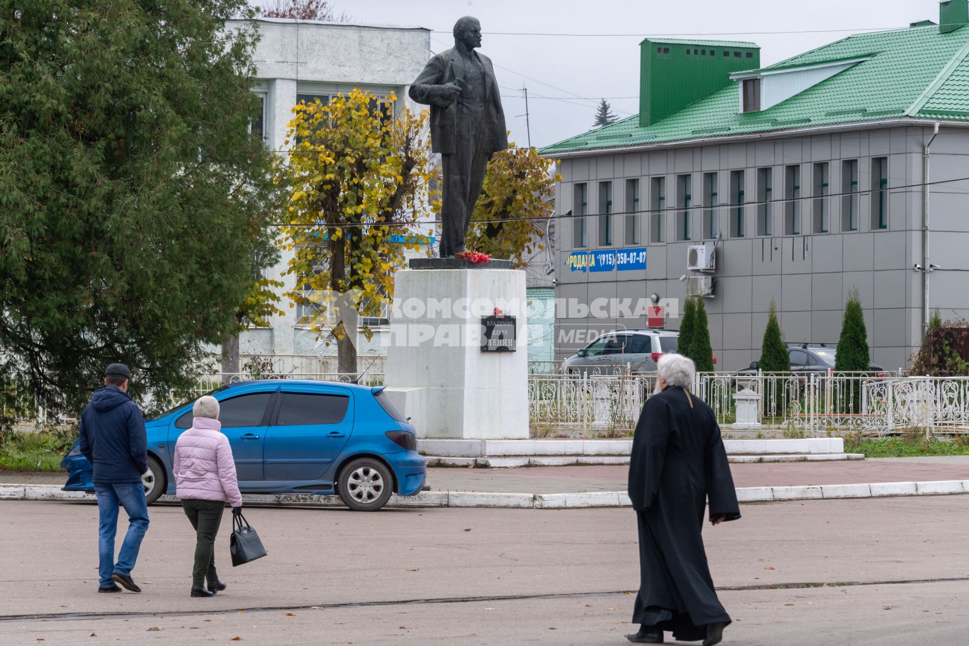 г.Таруса. Памятник Ленину.