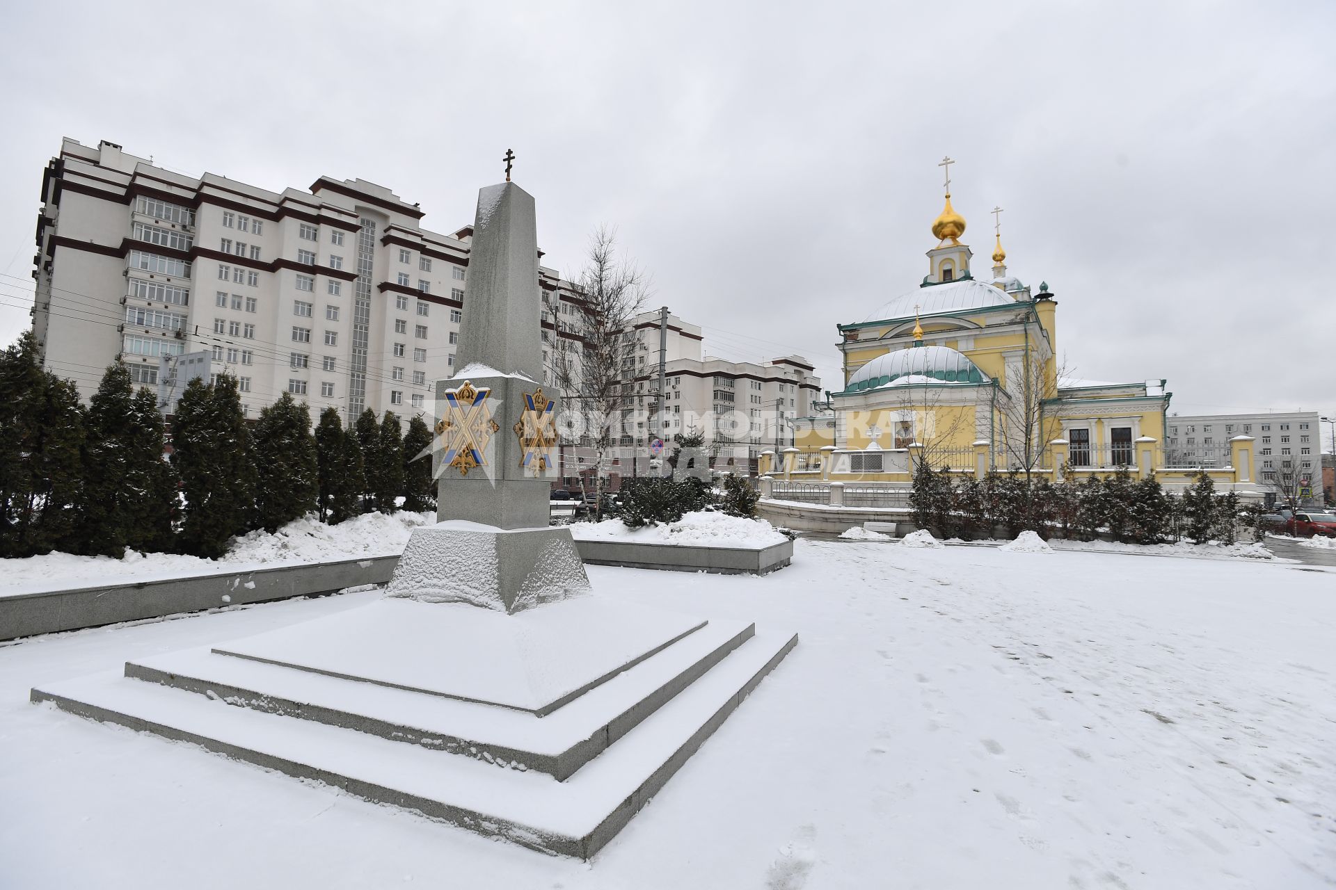 Москва. Вид на церковь Преображения Господня на Преображенской площади восстановленной в 2015 году.