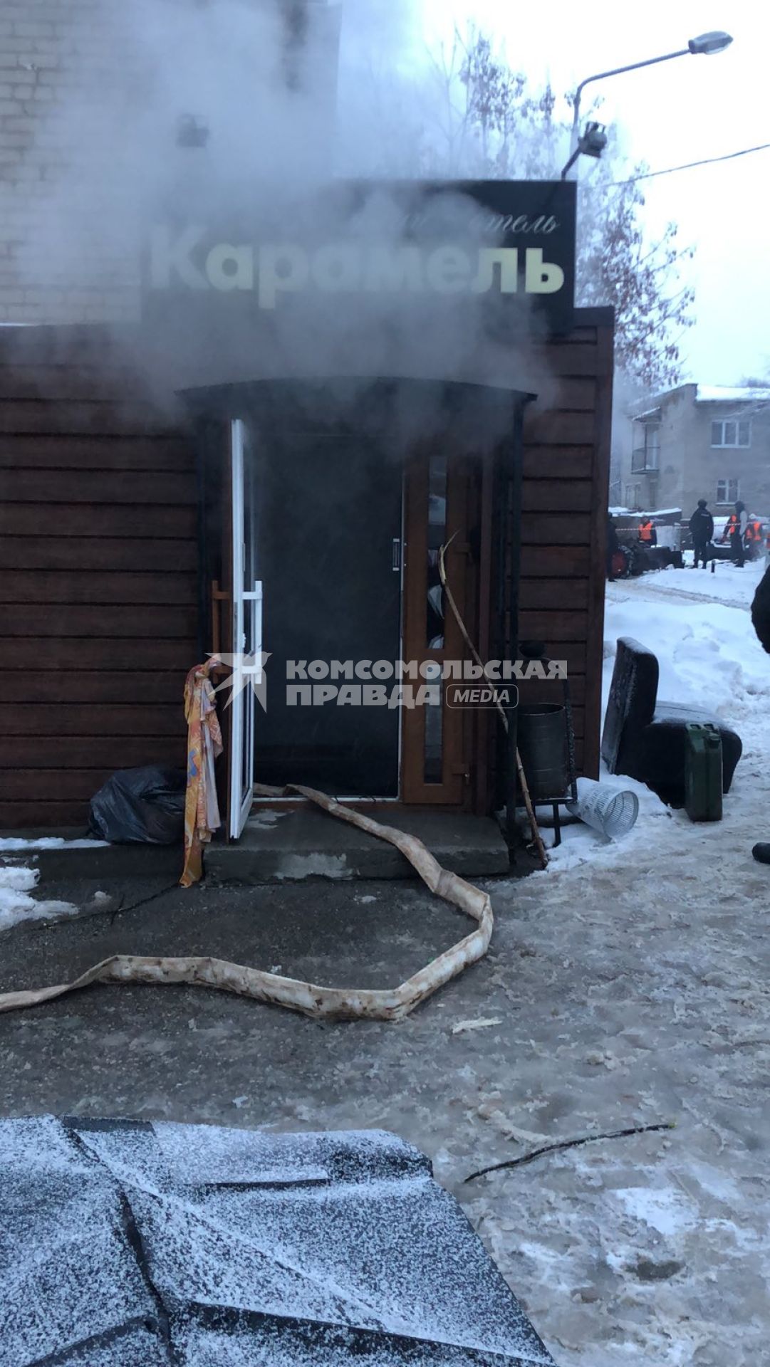 Пермь. ЧП в гостинице `Карамель`. 5 человек погибли от ожогов в результате прорыва трубы с кипятком.