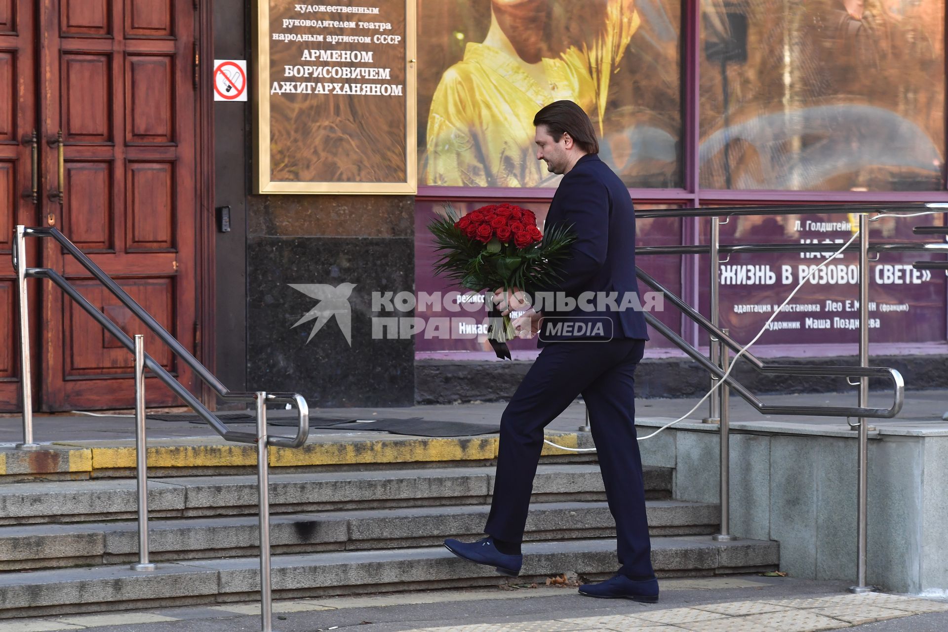 Москва.   Генеральный директор Большого Московского государственного цирка на проспекте Вернадского Эдгард Запашный на церемонии прощания с актером театра и кино, народным артистом СССР Арменом Джигарханяном в Московском драматическом театре под руководством Армена Джигарханяна.