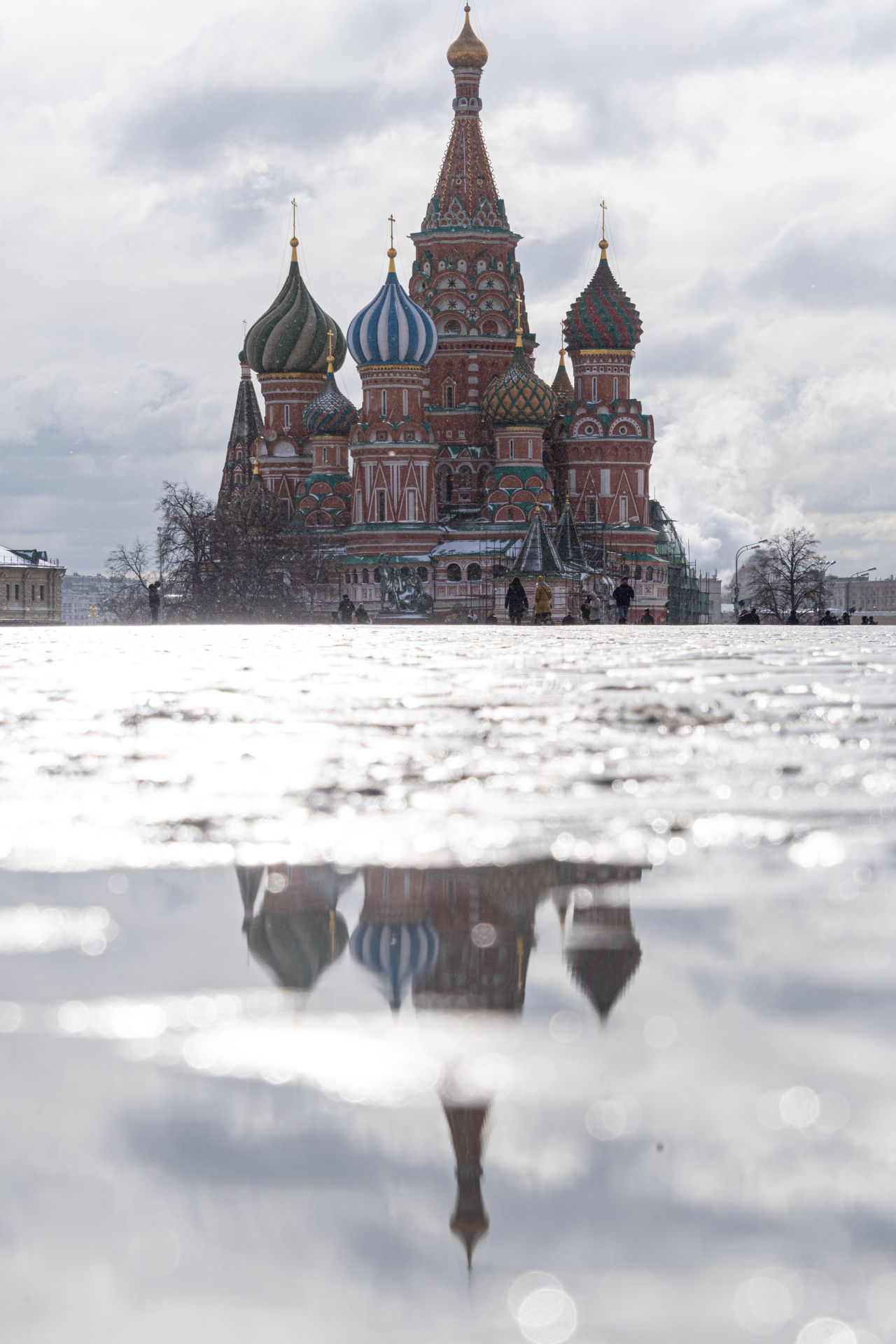 Москва.  Вид на храм Василия Блаженного.
