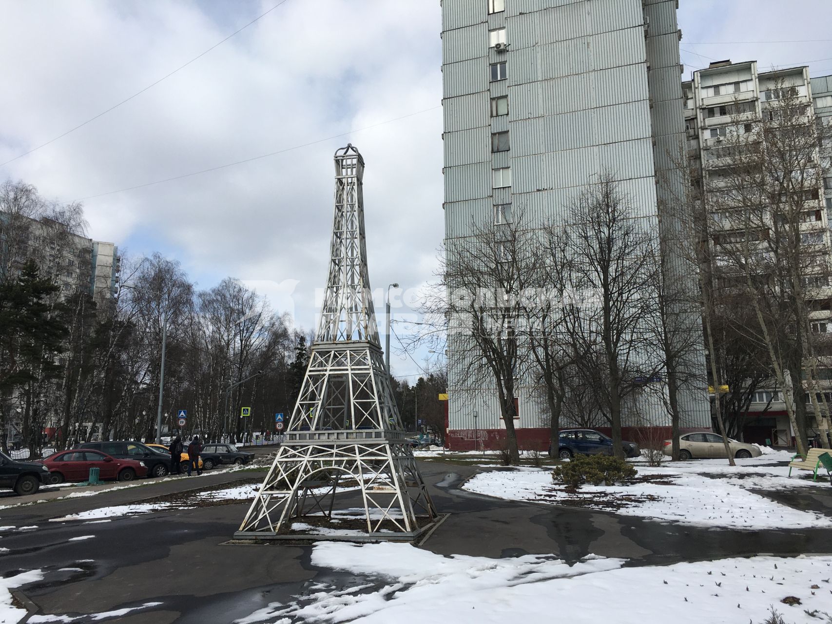 Москва. Миниатюра Эйфелевой башни на территории парка Гольяново.