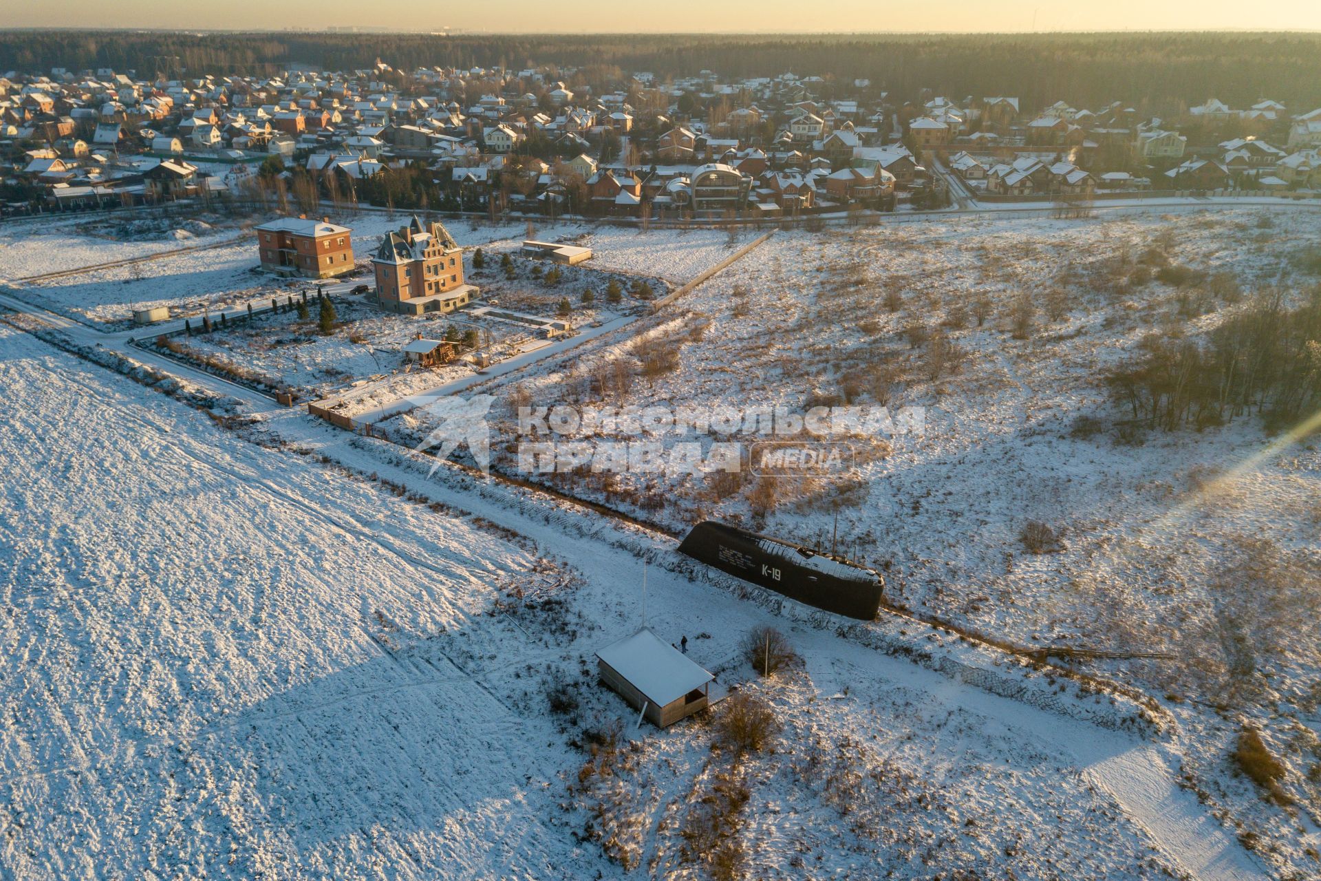 Московская область. Бывший матрос выкупил рубку легендарной подлодки К-19 и установил ее в Подмосковье.