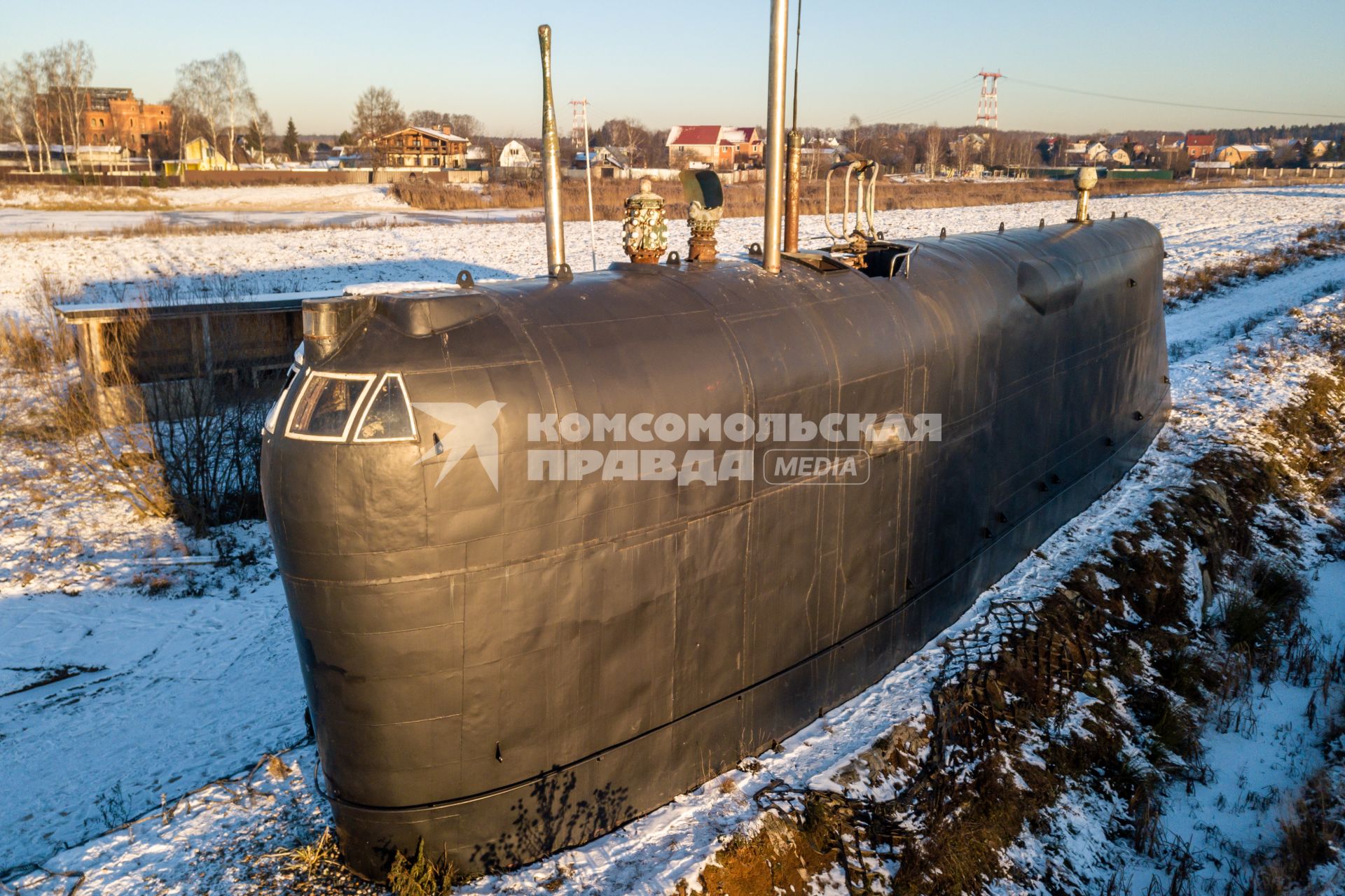 Московская область.   Бывший матрос выкупил рубку легендарной подлодки К-19 и установил ее в Подмосковье.