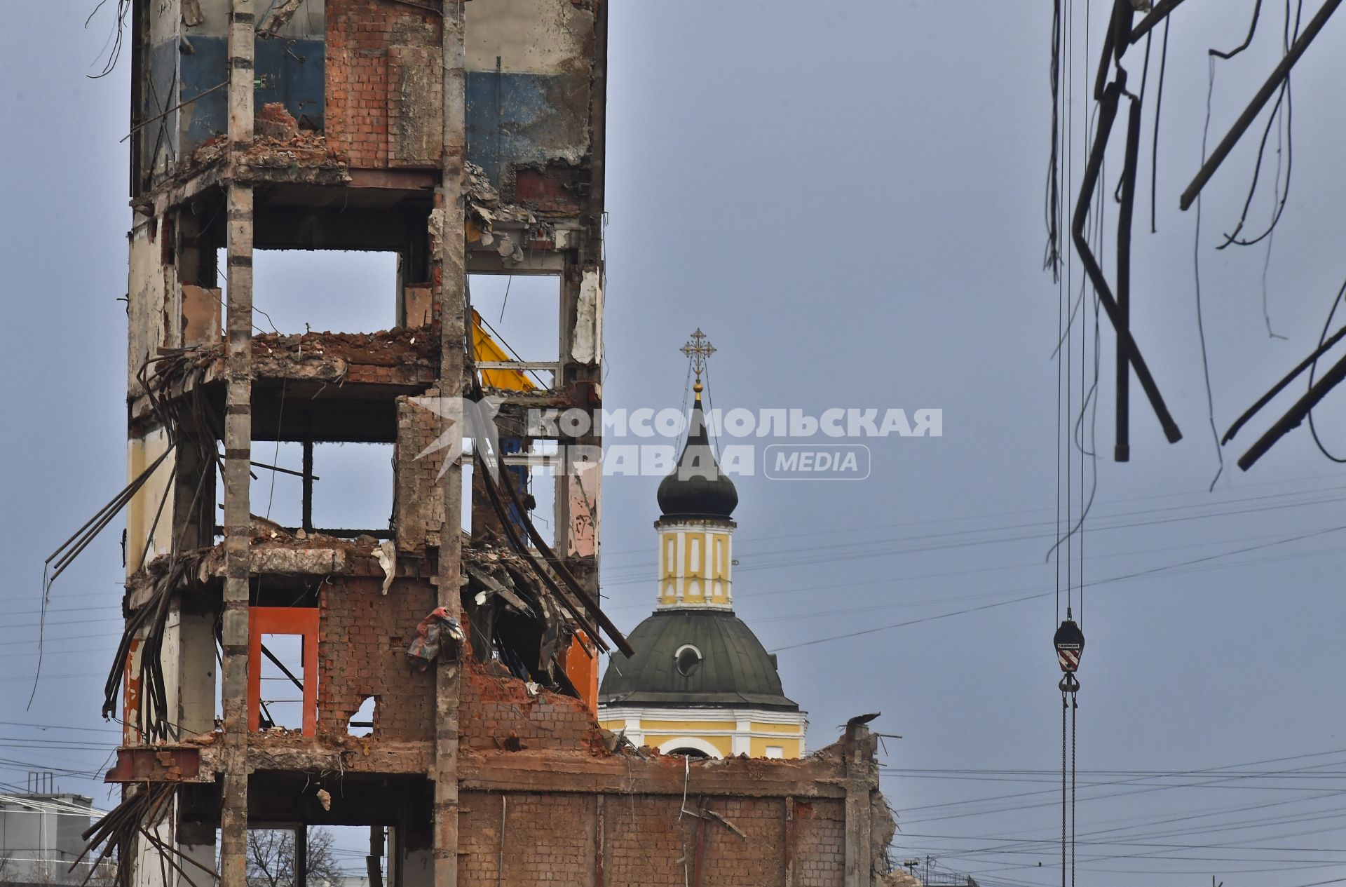 Москва.  Реконструкция здания спорткомплекса `Олимпийский`.