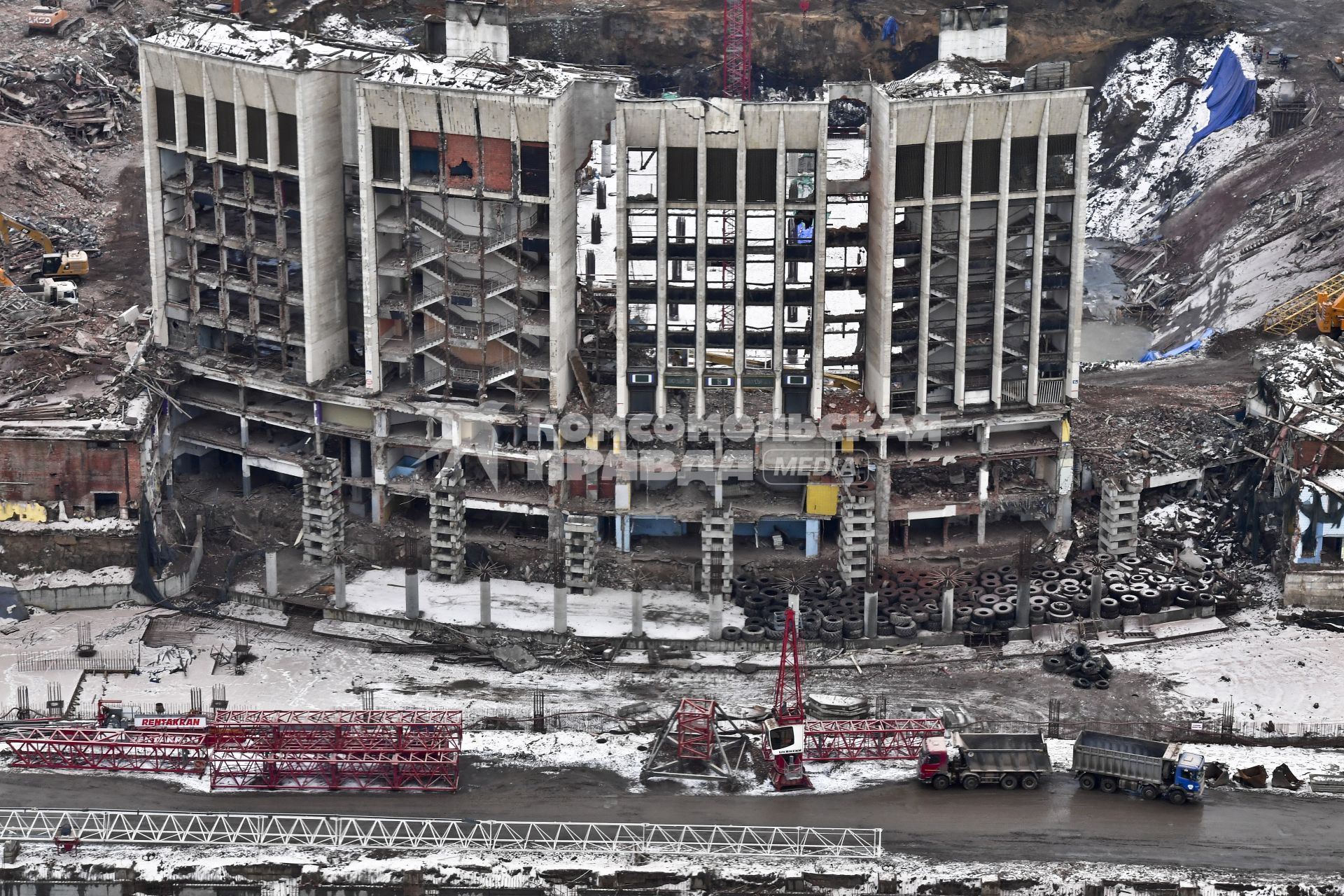 Москва.  Реконструкция здания спорткомплекса `Олимпийский`.