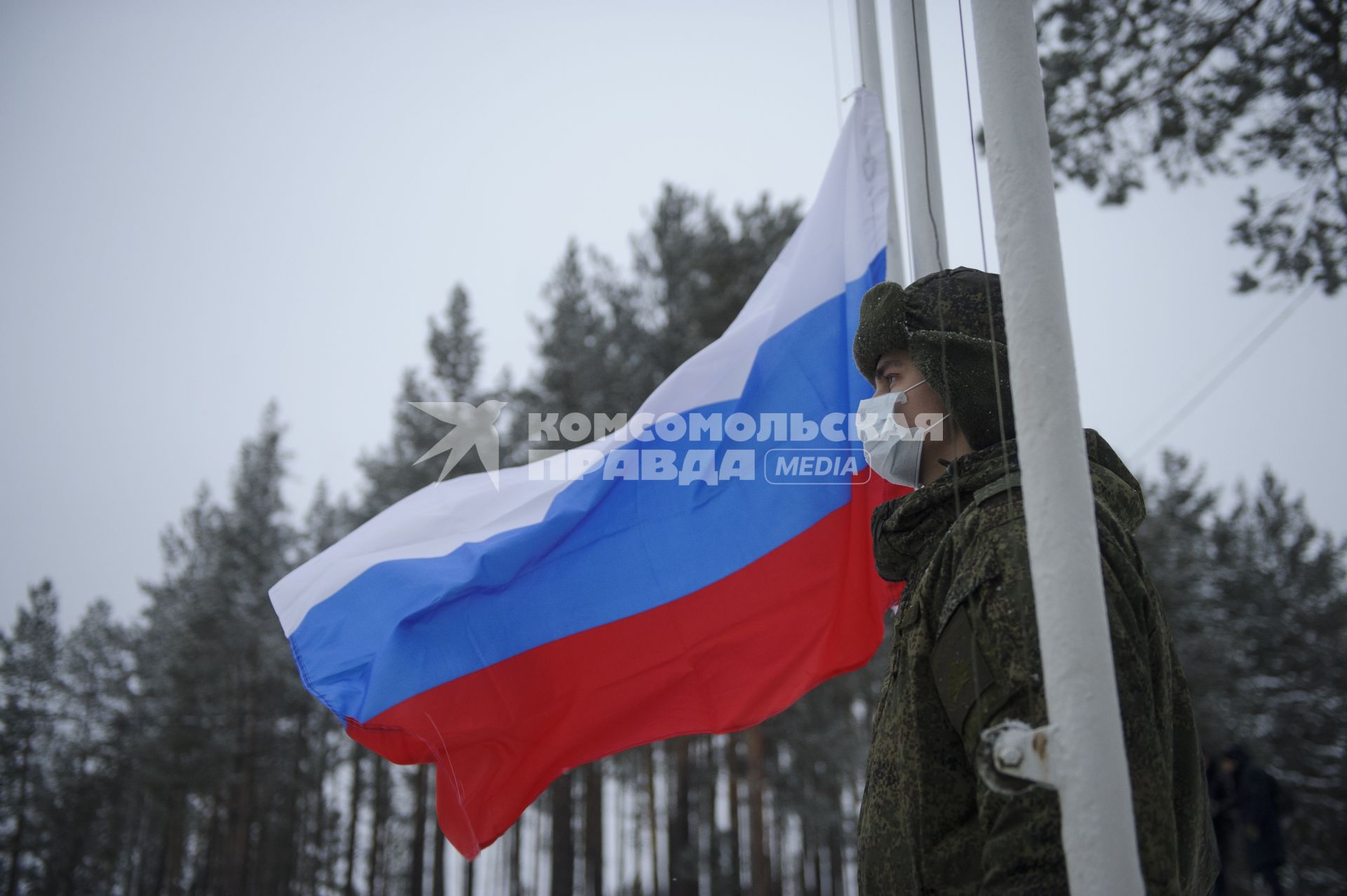 Свердловская область. п.Красный. Военнослужащие зенитно-ракетного полка, куда на боевое дежурство заступили ЗРК С-400 \'Триумф\'