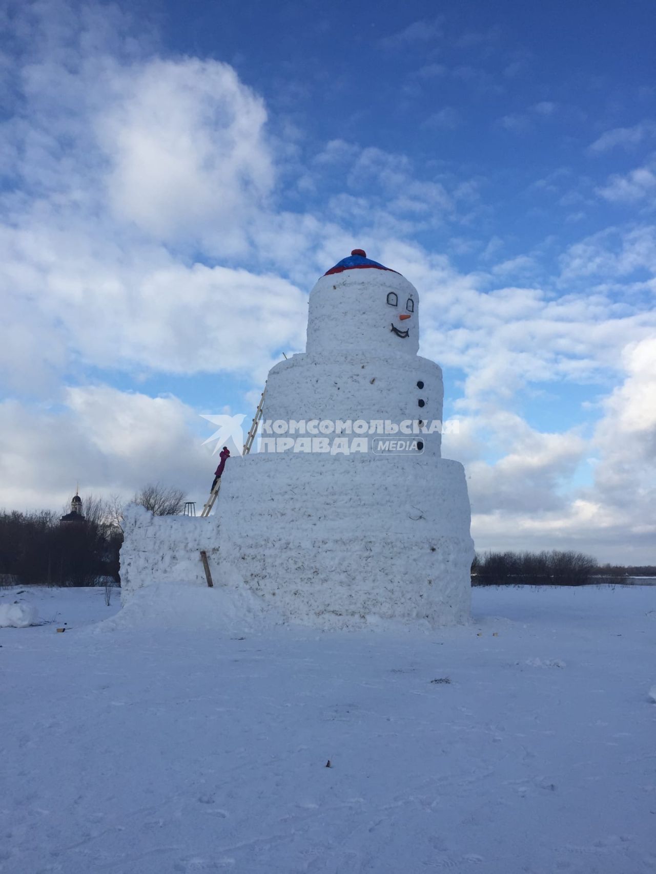 Пермский район, с. Нижние Муллы. Снеговик высотой 12,5 метров.