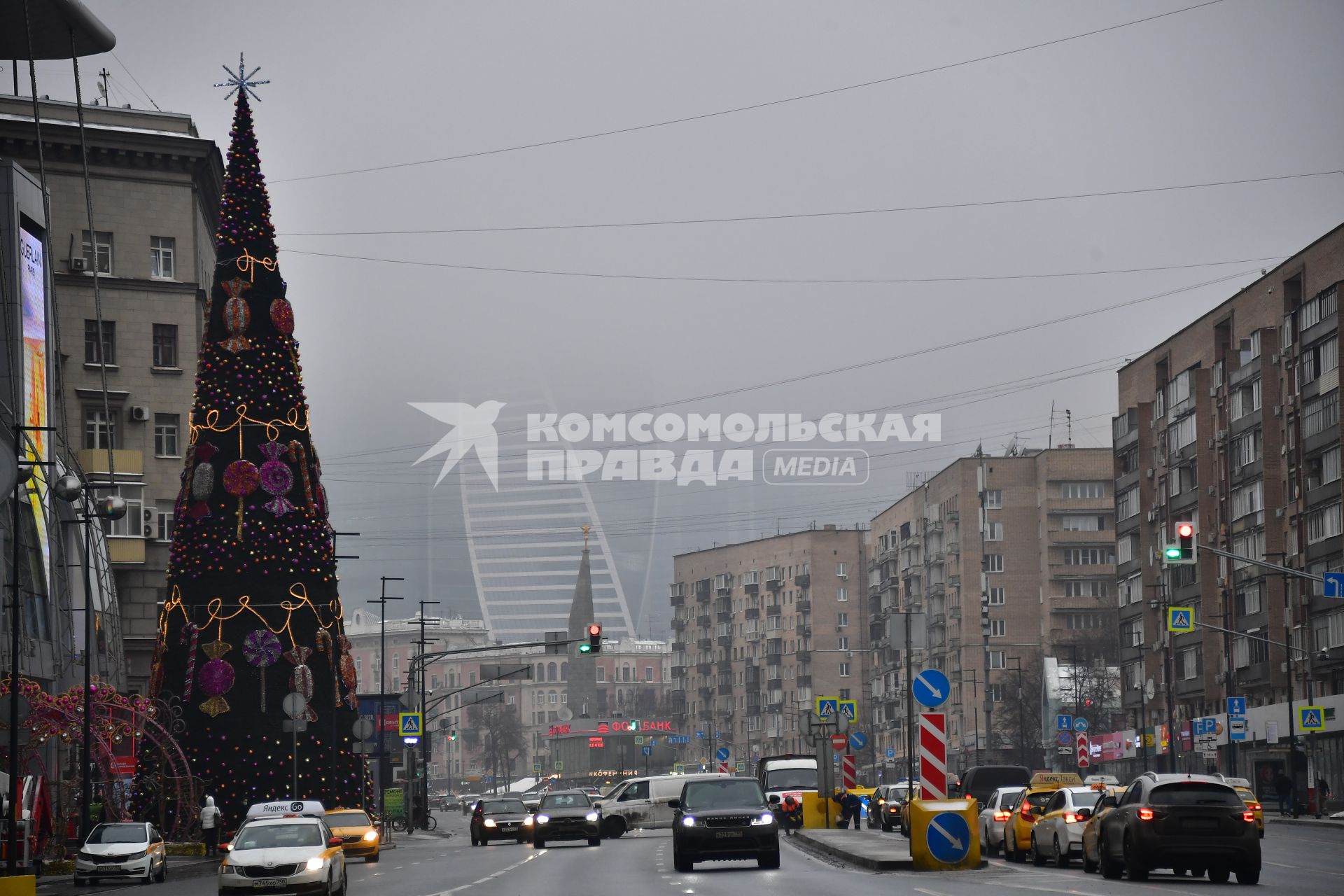 Москва.   Новогоднее оформление улиц города.