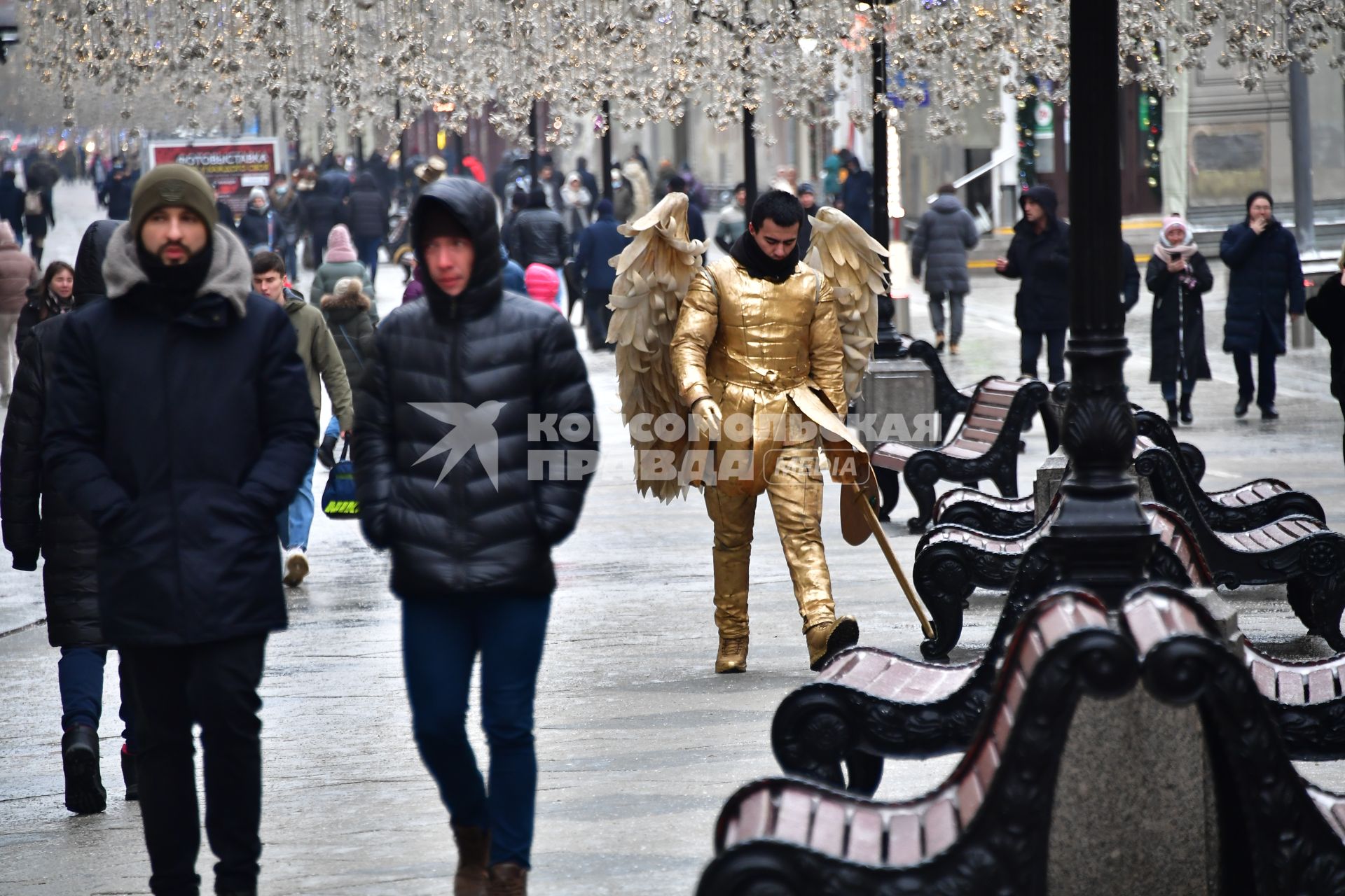 Москва.   Аниматор  на Никольской улице.