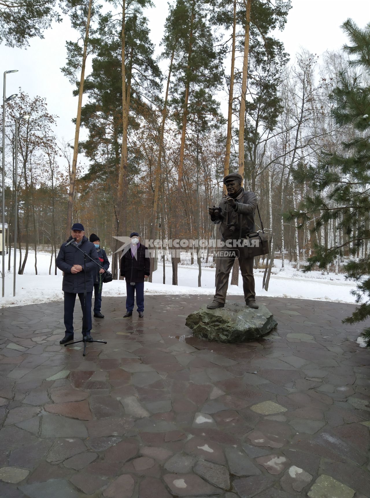 Воронеж. Церемония открытия памятника журналисту, писателю Василию Пескову.