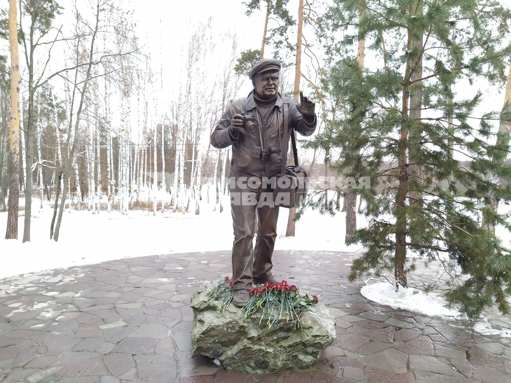 Воронеж. Церемония открытия памятника журналисту, писателю Василию Пескову.