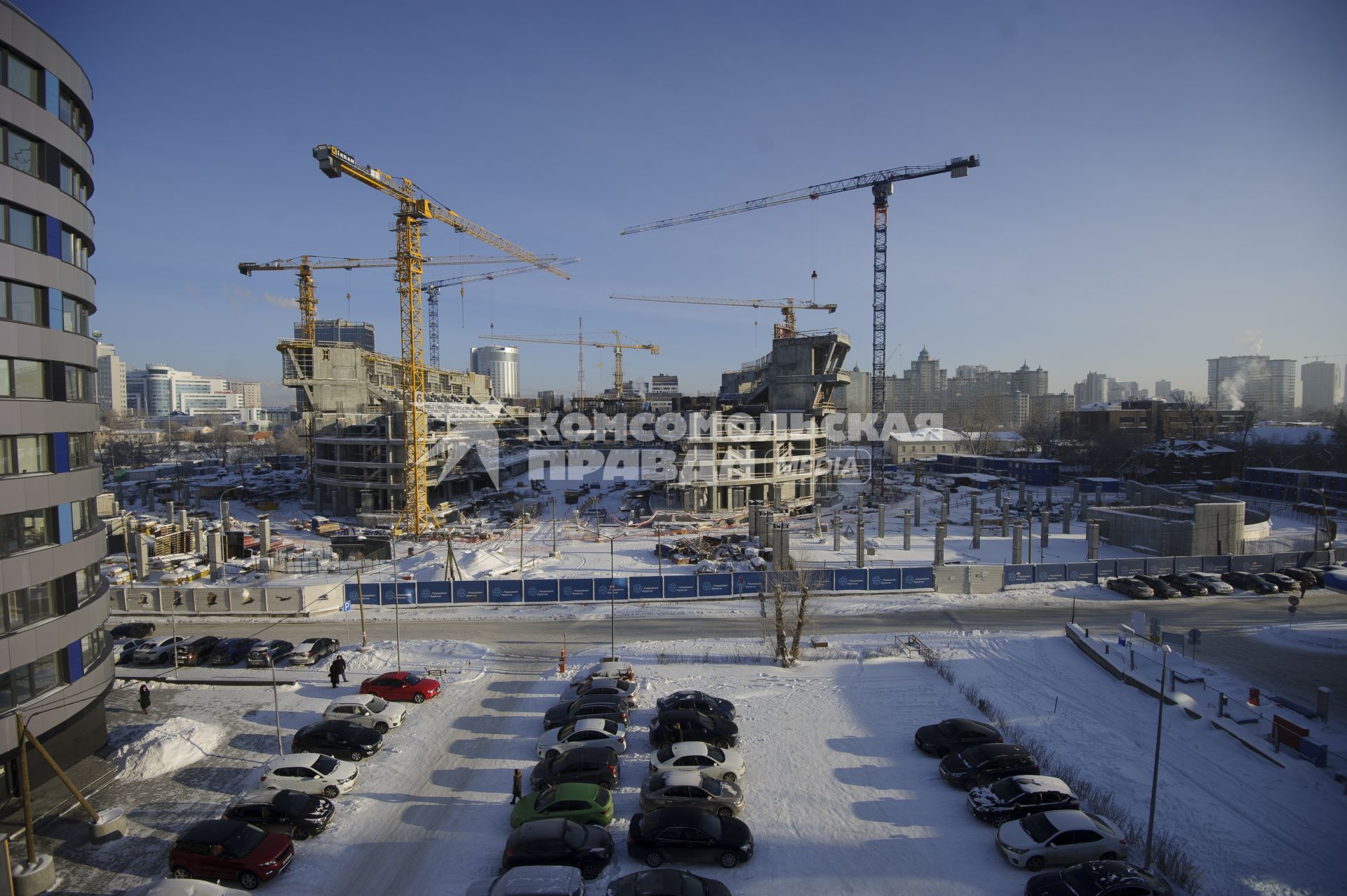 Екатеринбург. Строительство ледовой арены УГМК на месте снесенной, недостройнной телебашни