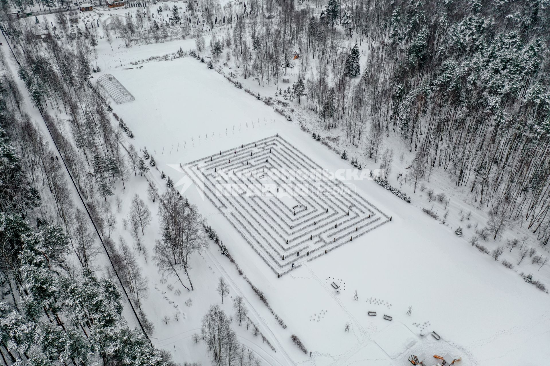 Москва. Лабиринт в парке Лосиный остров.