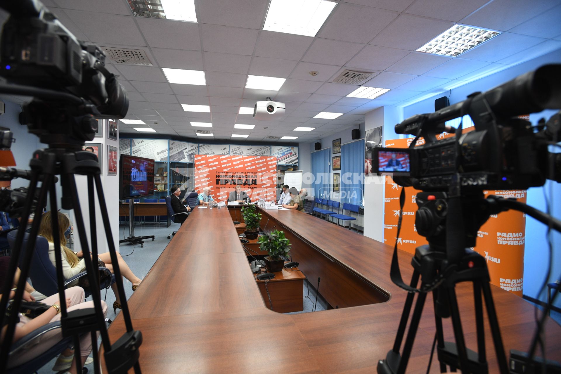 Москва. Пресс-конференция, посвященная тайне  `Перевала Дятлова`.