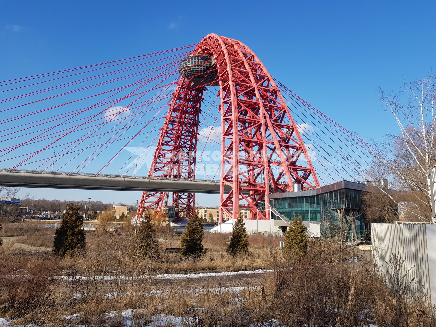 Москва. Живописный мост в Серебряном Бору.