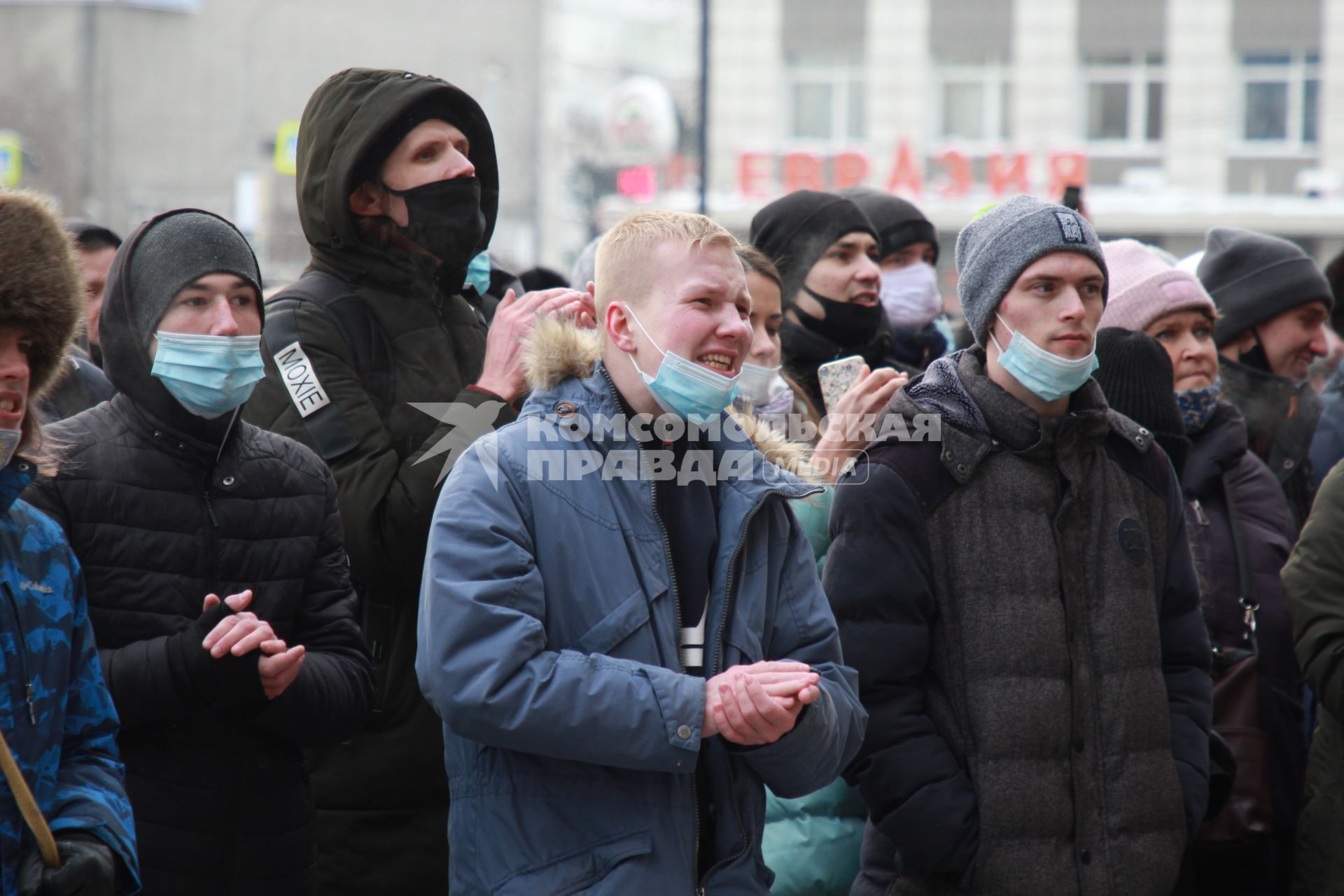 Иркутск. Участники несанкционированной акции в поддержку оппозиционера Алексея Навального.