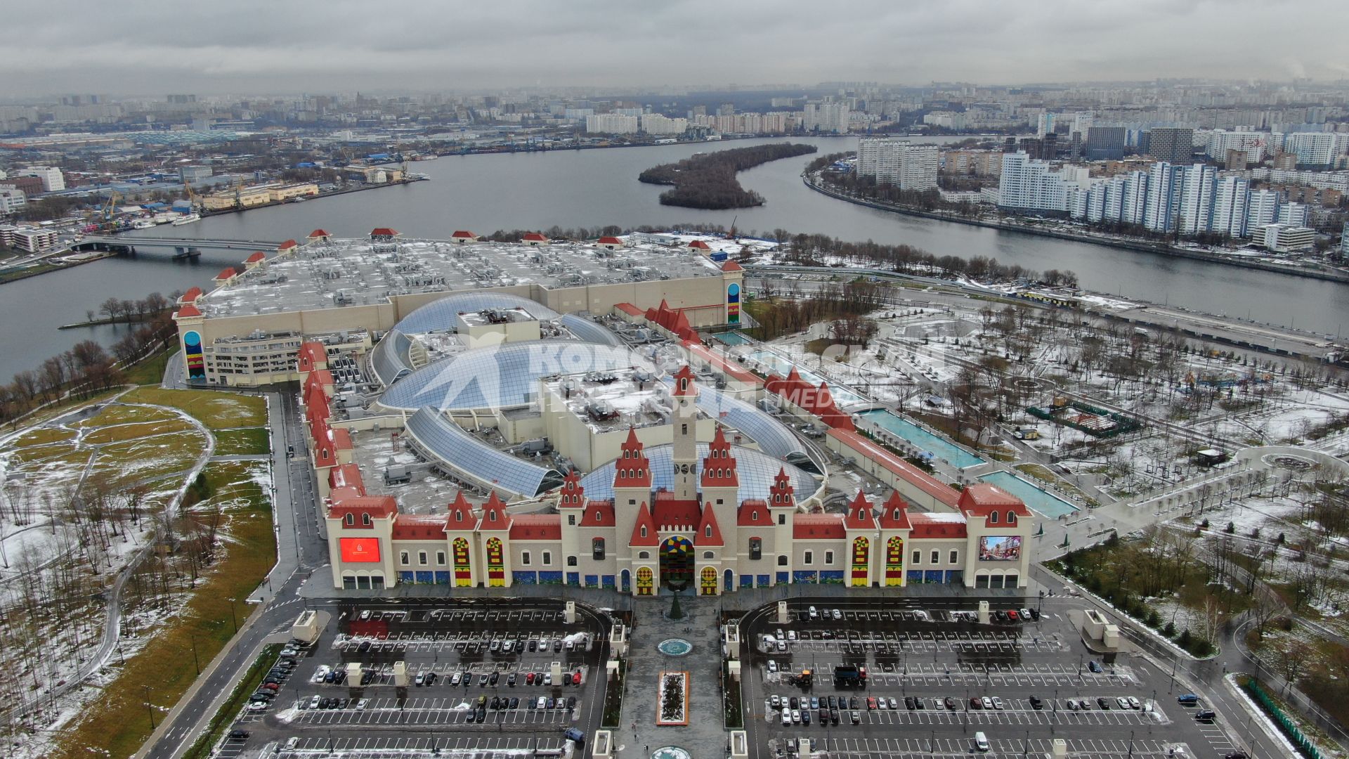 Тематический парк развлечений ОСТРОВ МЕЧТЫ. Аэросъемка. 2020