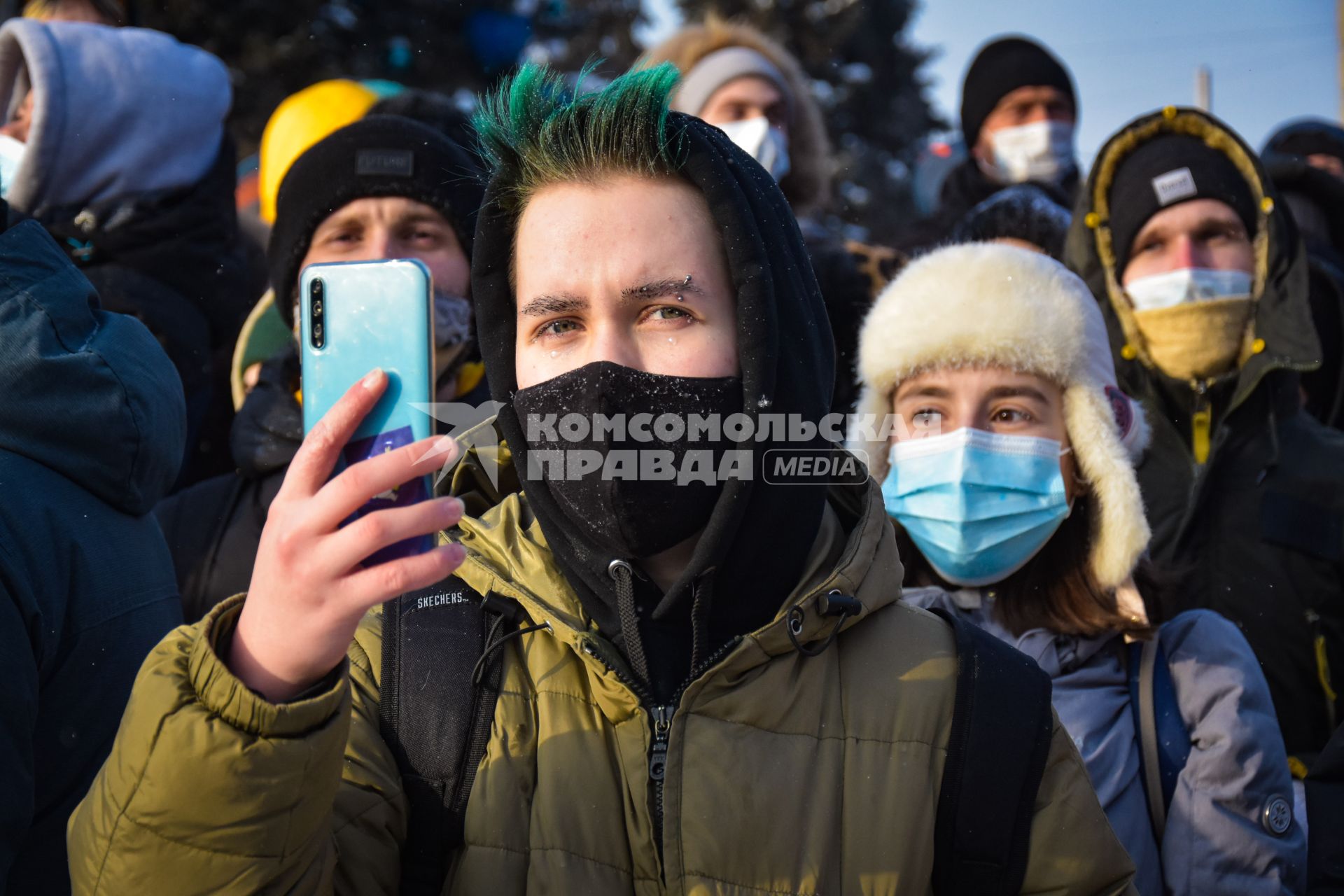 Новосибирск. Участники несанкционированной акции в поддержку оппозиционера Алексея Навального на площади Ленина.