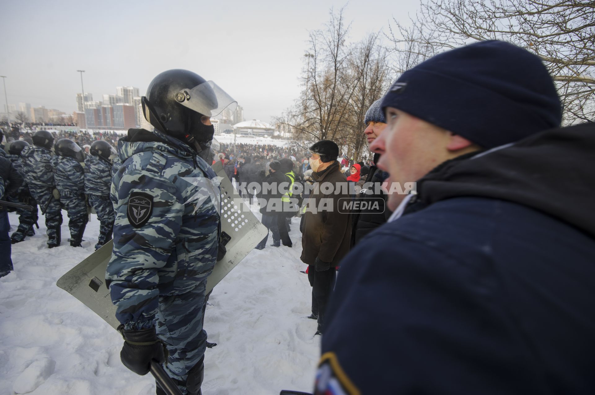 Екатеринбург. Столкновения сторонников оппозиционера Алексея Навального и сотрудников полиции во время несанкционированного митинга в сквере у Драматического театра