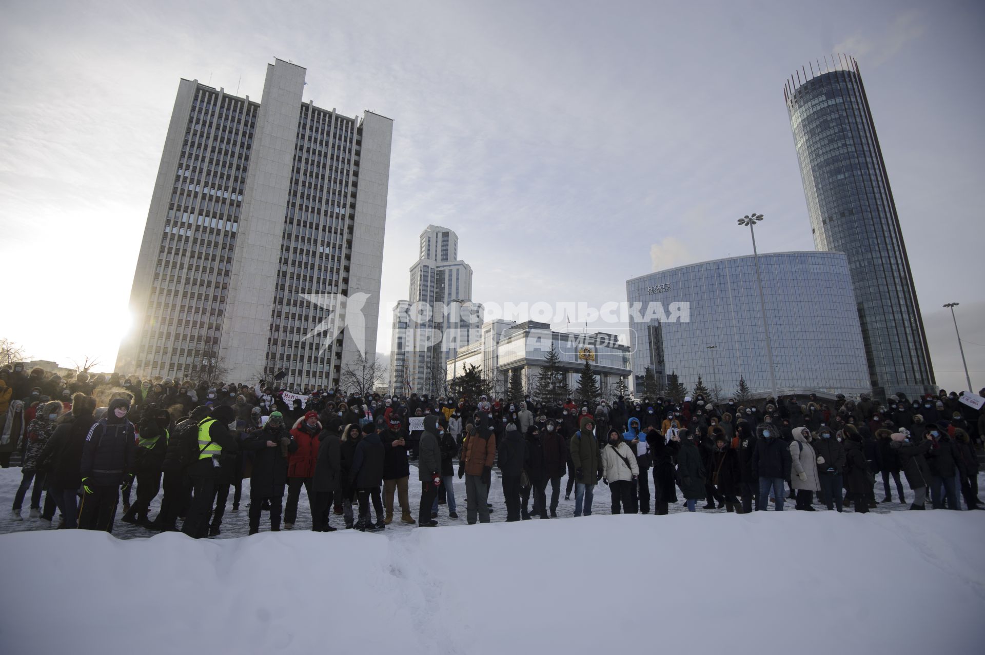 Екатеринбург. Несанкционированный митинг сторонников оппозиционера Алексея Навального в сквере у Драматического театра, напротив дома правительства Свердловской области