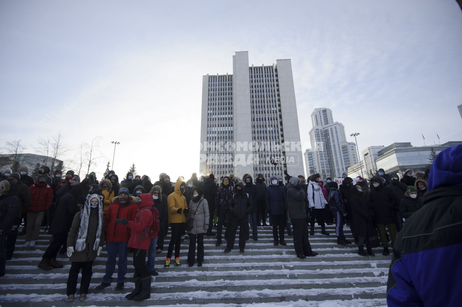 Екатеринбург. Несанкционированный митинг сторонников оппозиционера Алексея Навального в сквере у Драматического театра, напротив дома правительства Свердловской области