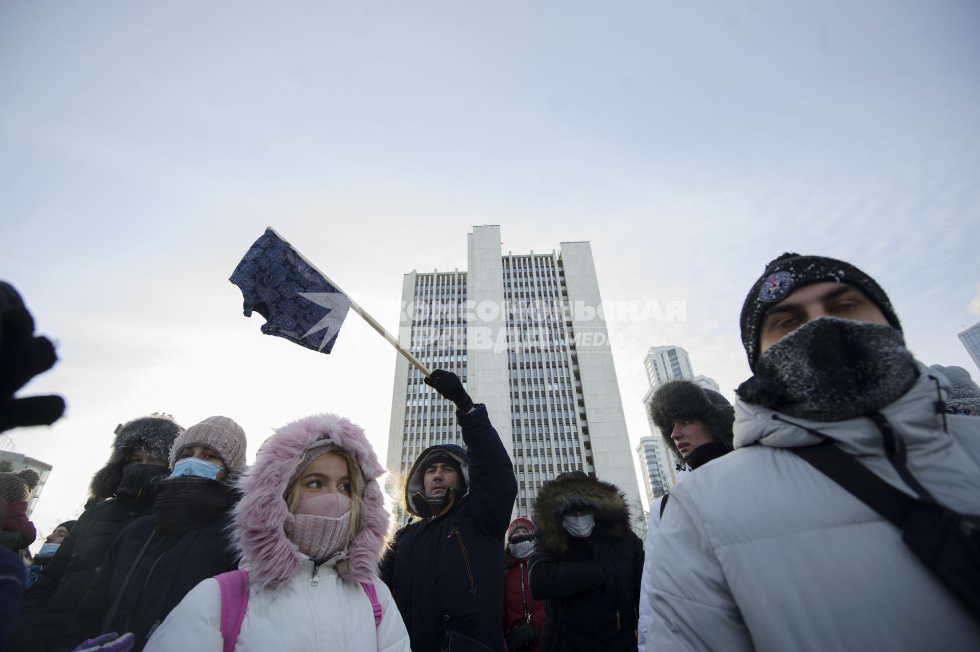 Екатеринбург. Несанкционированный митинг сторонников оппозиционера Алексея Навального в сквере у Драматического театра, напротив дома правительства Свердловской области