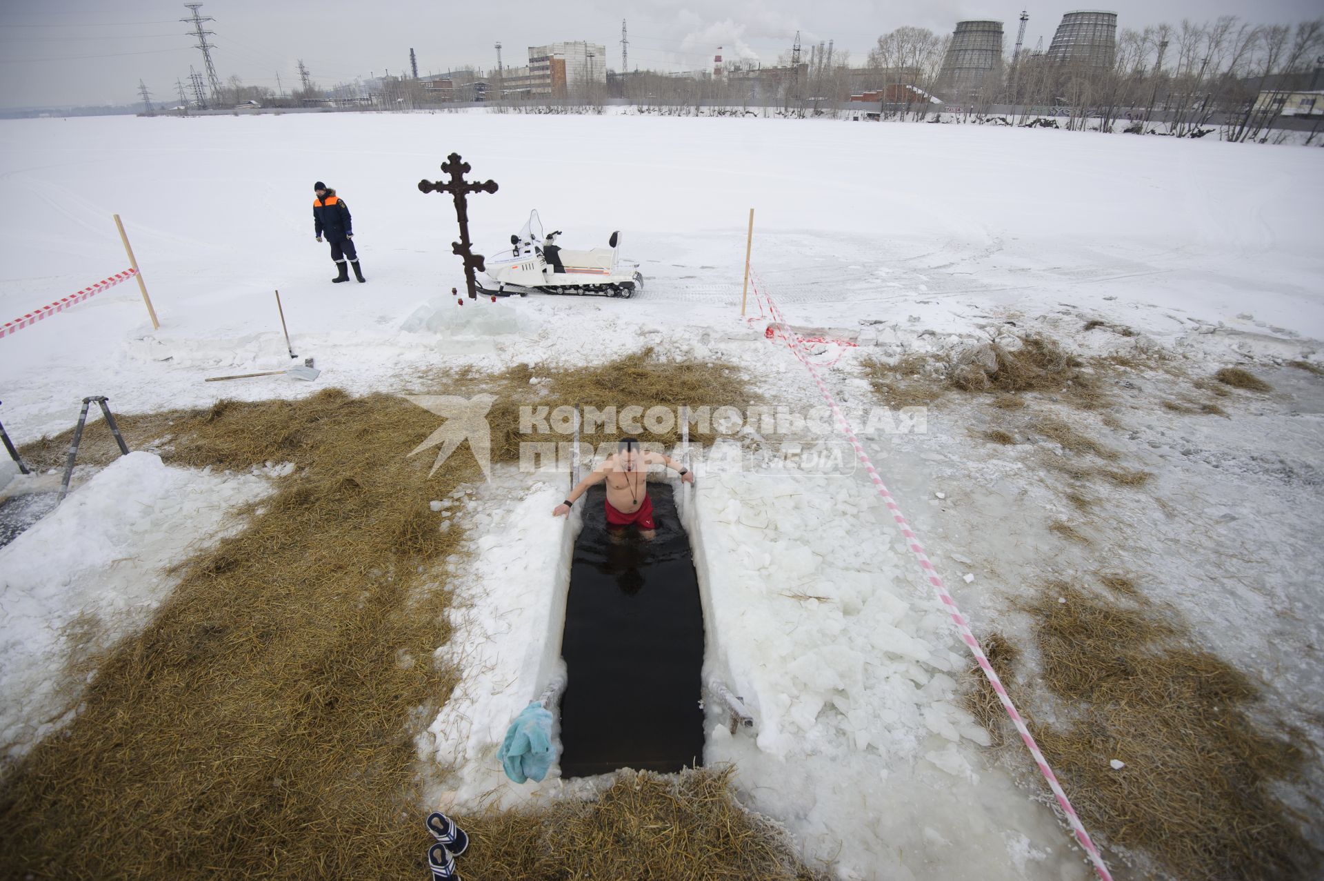 Екатеринбург. Крещенские купания на Верх-Исетском пруду