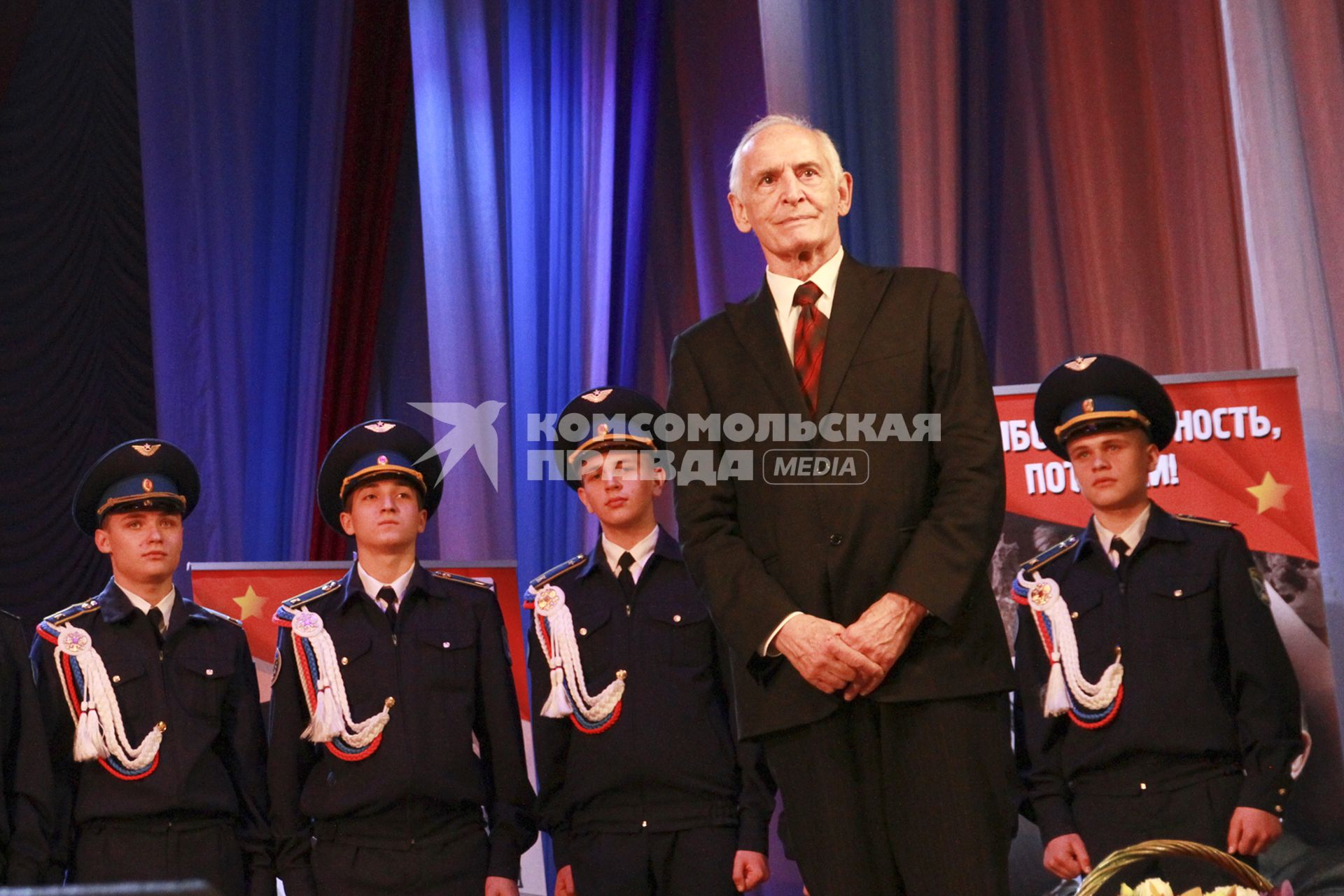 Барнаул. Актер Василий Лановой во время своего творческого вечера в Доме Культуры.