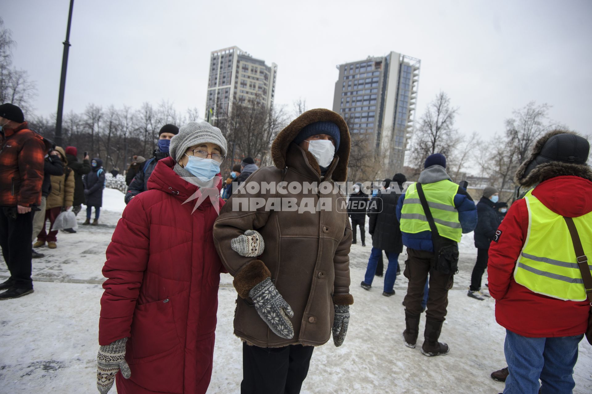 Екатеринбург. Пожилые участники несанкционированного шествия сторонников оппозиционера Алексея Навального