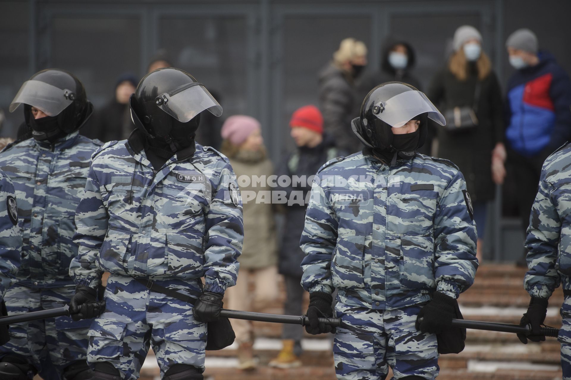 Екатеринбург. Сотрудники ОМОН, во время несанкционированного шествия сторонников оппозиционера Алексея Навального