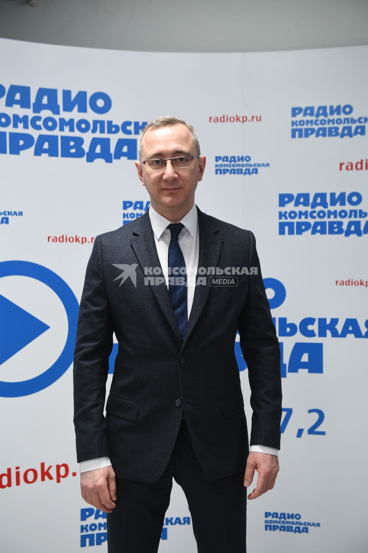 Москва.  Губернатор Калужской области Владислав Шапша на радиостанции `Комсомольская правда`.