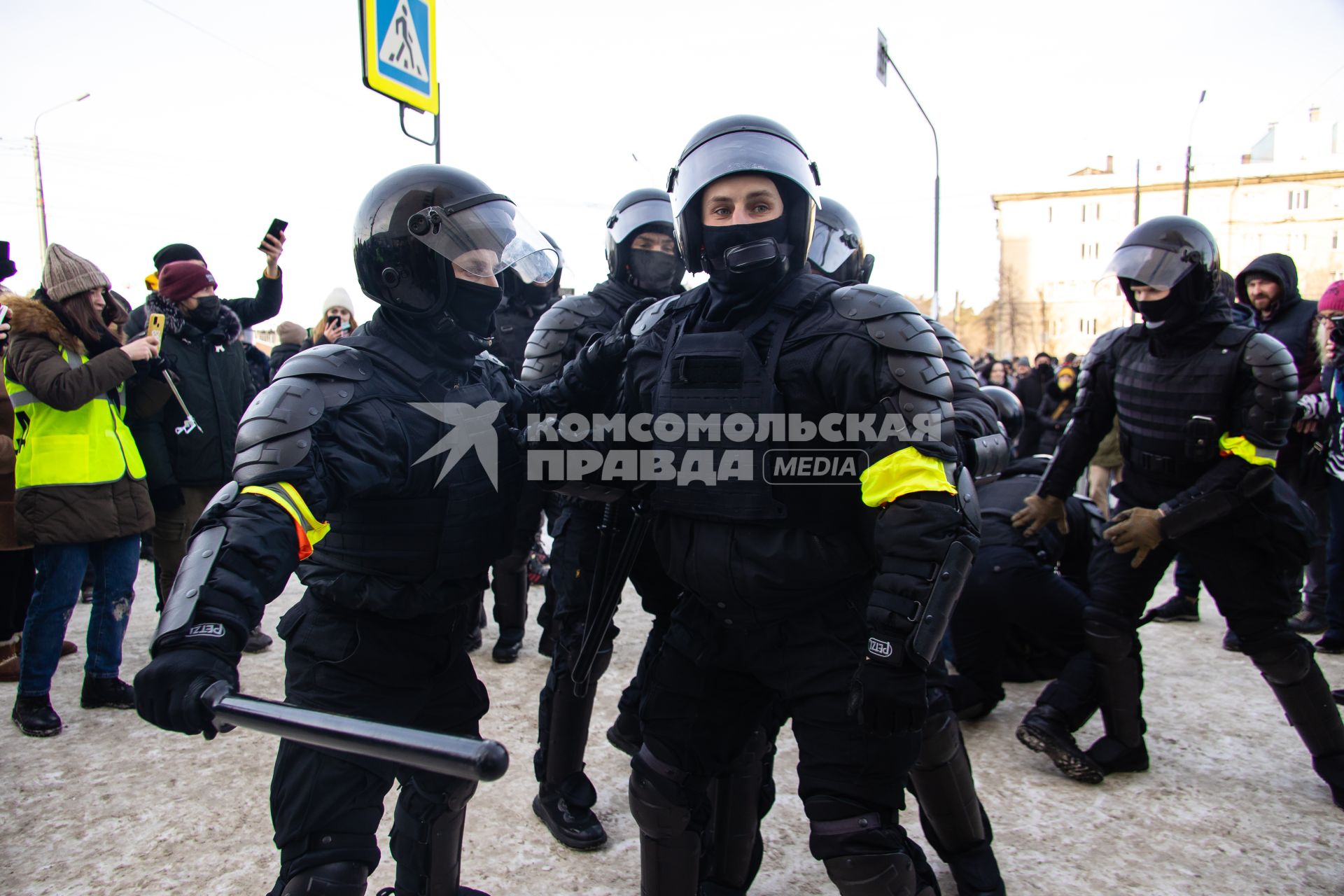 Челябинск.  Сотрудники правоохранительных органов во время несанкционированной акции в поддержку оппозиционера Алексея Навального.