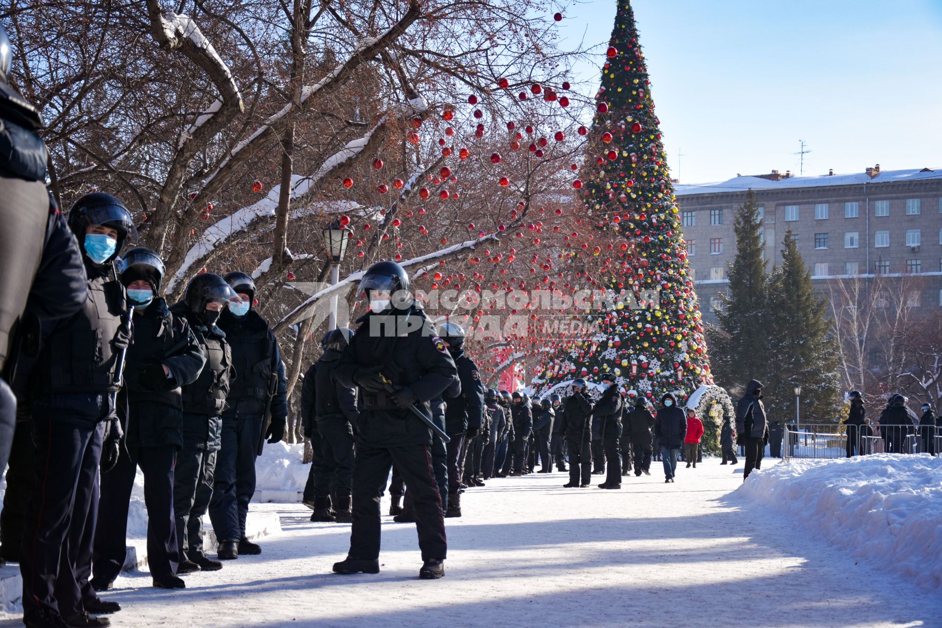 Новосибирск. Сотрудники правоохранительных органов во время несанкционированной акции в поддержку Алексея Навального.