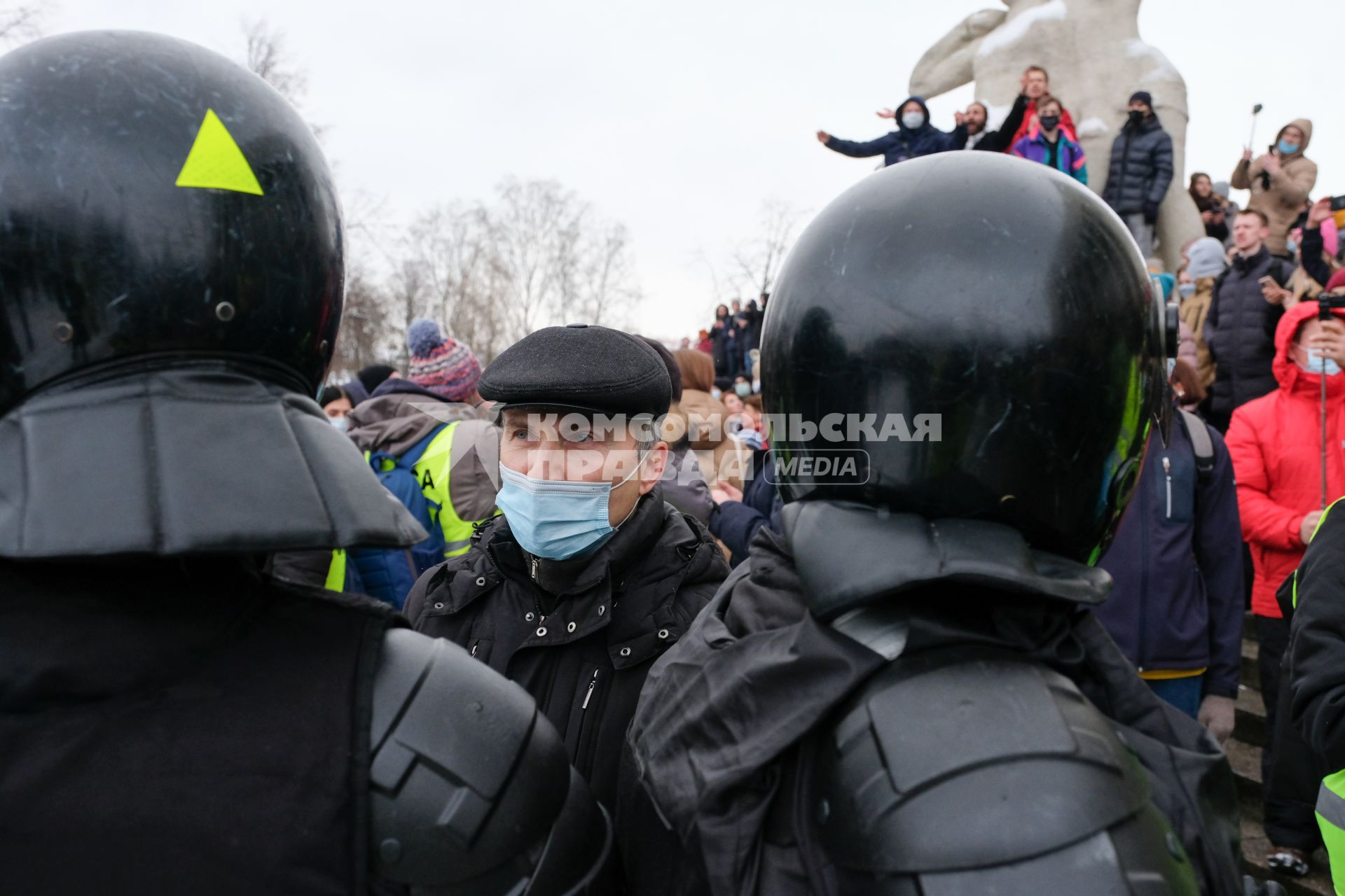 Санкт-Петербург. Митингующие во время несанкционированной акции в поддержку Алексея Навального.