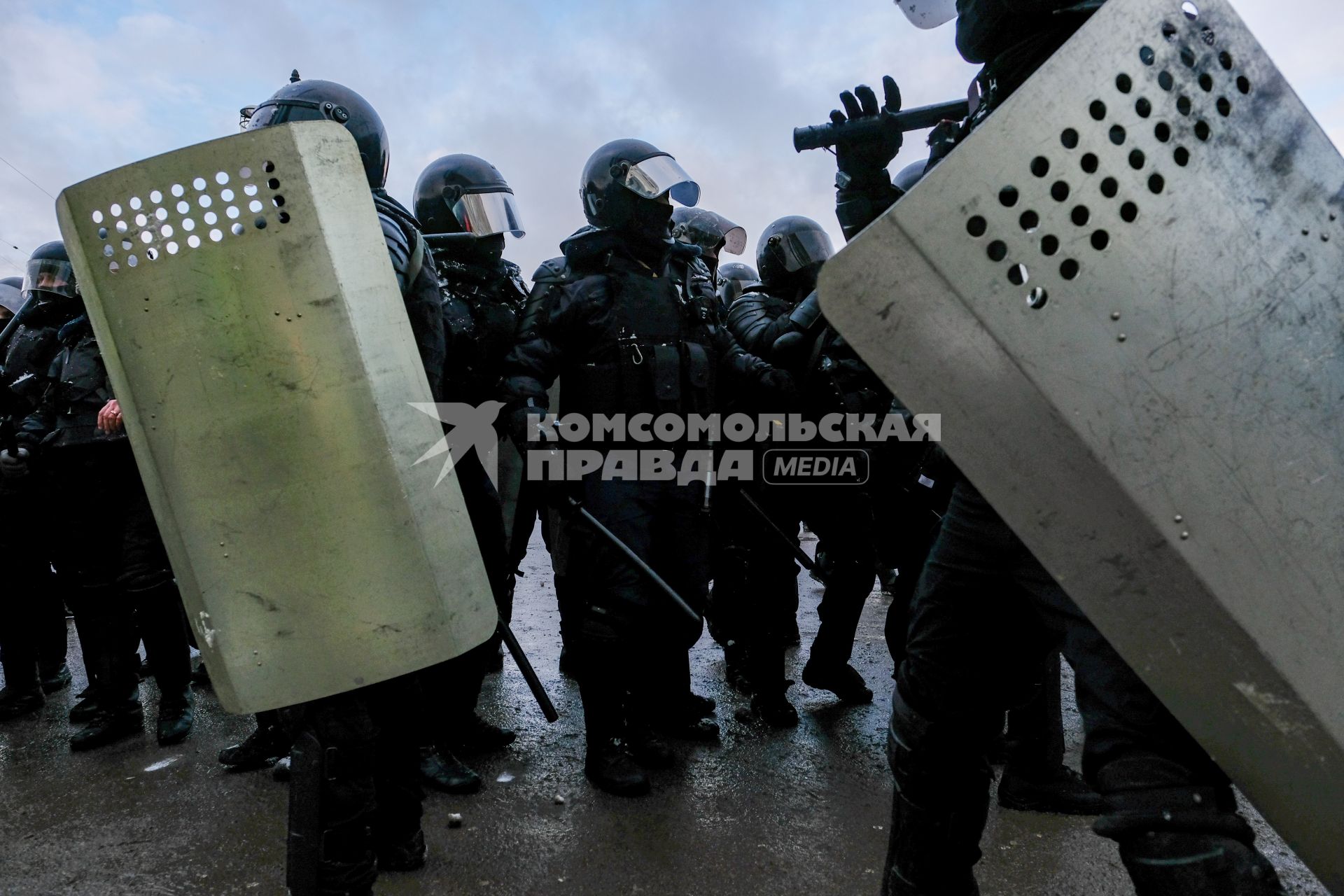 Санкт-Петербург.  Сотрудники правоохранительных органов во время несанкционированной акции в поддержку Алексея Навального.