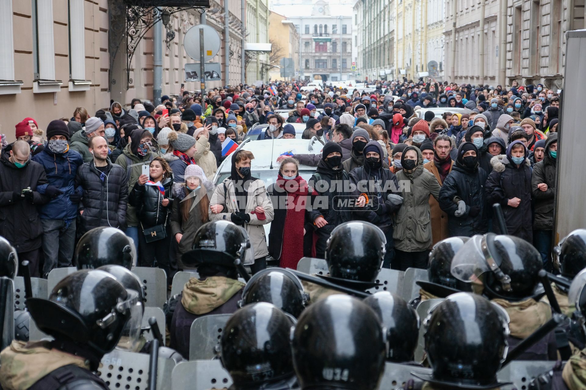 Санкт-Петербург. Митингующие во время несанкционированной акции в поддержку Алексея Навального.
