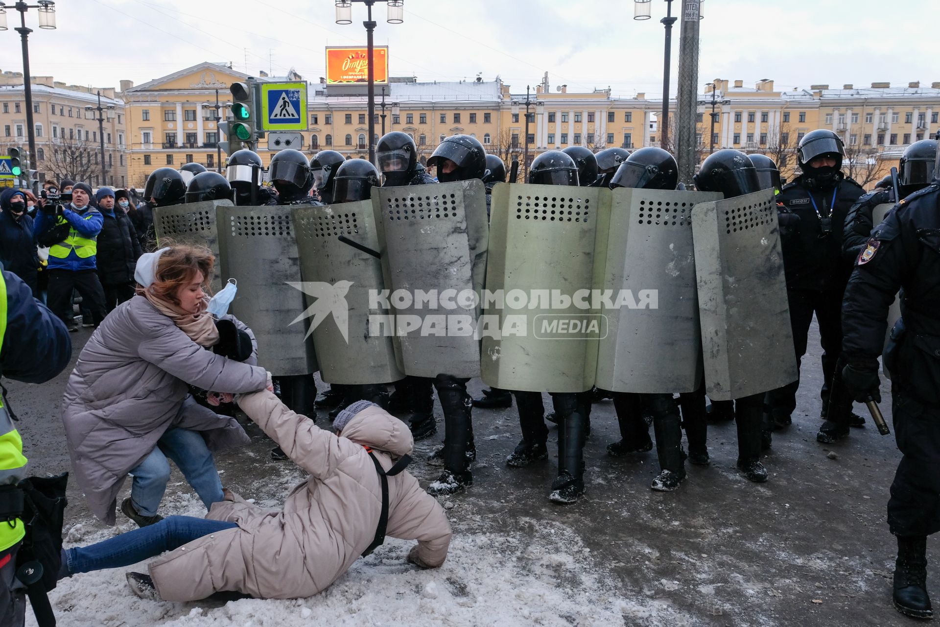 Санкт-Петербург.  Сотрудники правоохранительных органов во время несанкционированной акции в поддержку Алексея Навального.