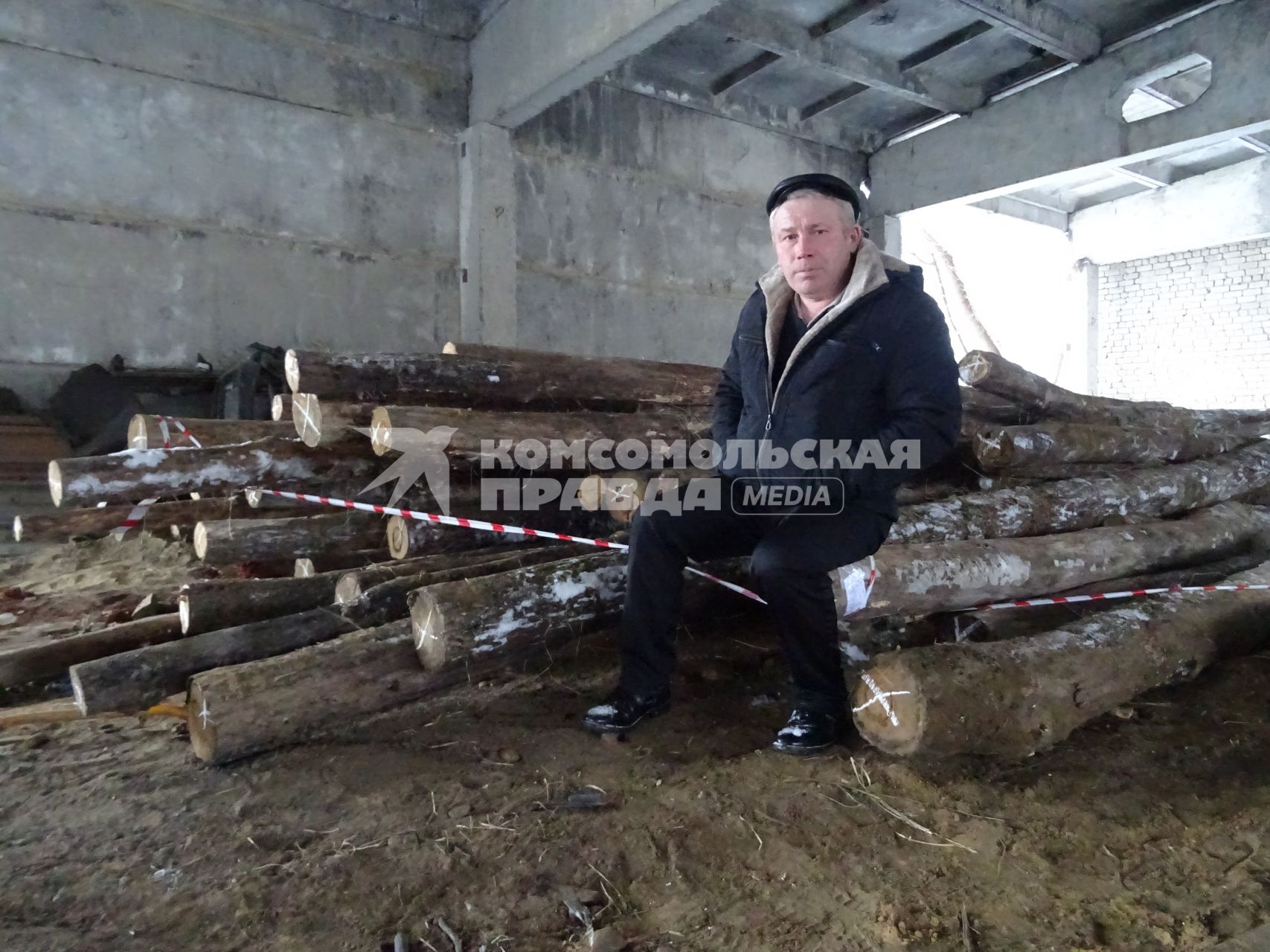 Нижегородская область. д.Зверево. Нижегородскому крестьянину Геннадию Толченкову грозит тюремный срок за сбор 13 поваленных деревьев в лесу.