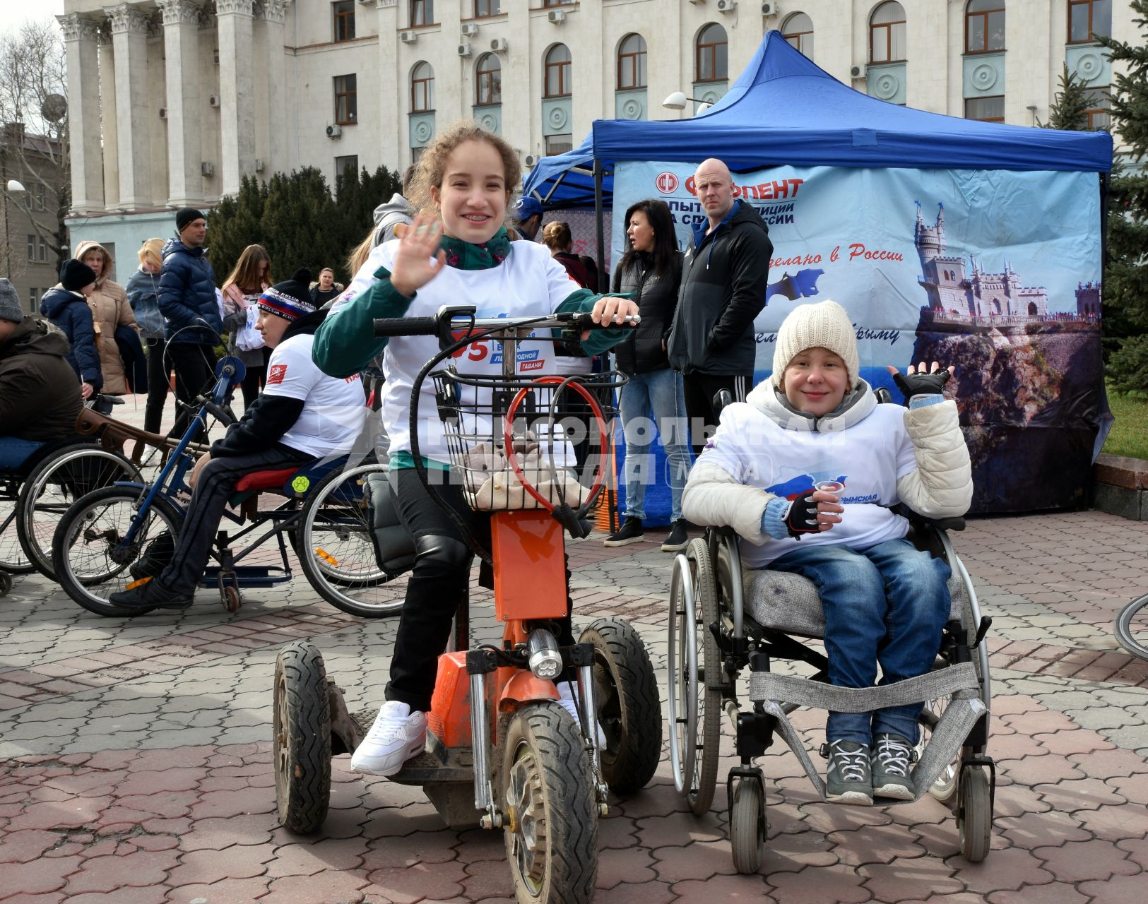 Крым. Участники велопробега прошедшего в рамках фестиваля    `Крымская весна` посвященного 5-летию Общекрымского референдума 2014 года и воссоединения Крыма с Россией.