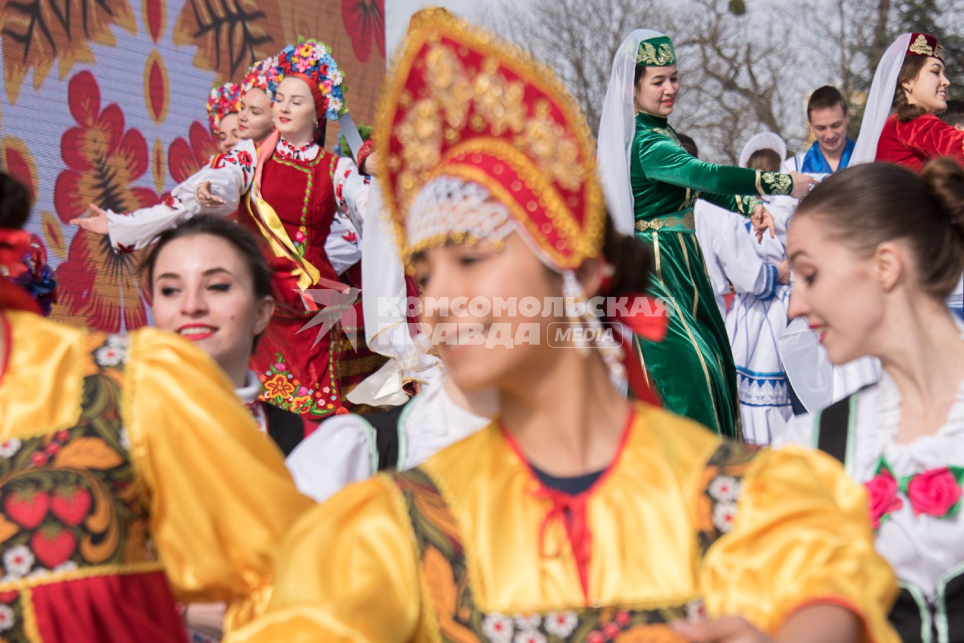 Крым.  Выступление артистов  во время фестиваля `Крымская весна`посвященного 5-летию Общекрымского референдума 2014 года и воссоединения Крыма с Россией.