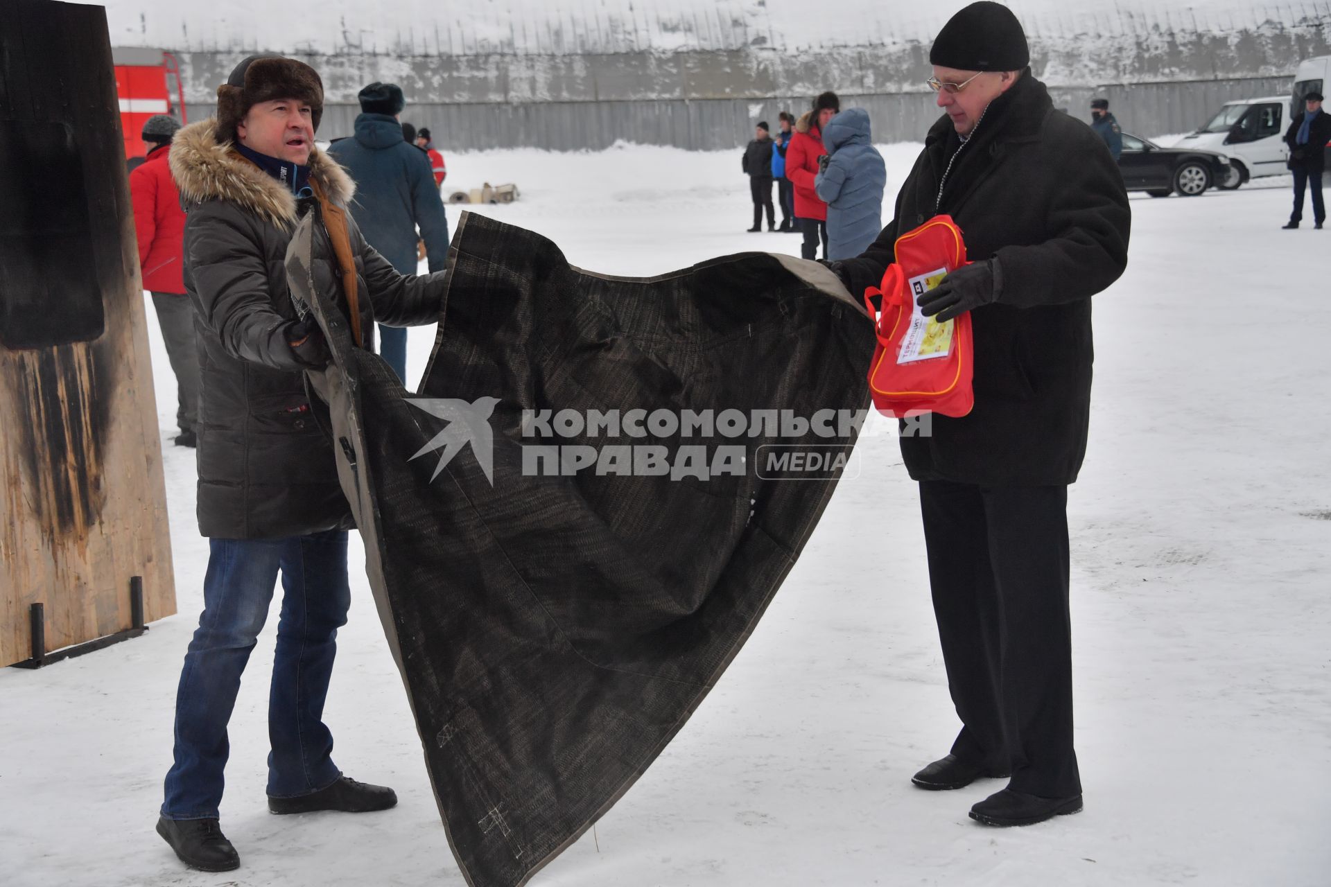 Москва.  Во время демонстрационного показа  образцов пожарно-спасательной техники на полигоне  ВНИИПО МЧС РФ.