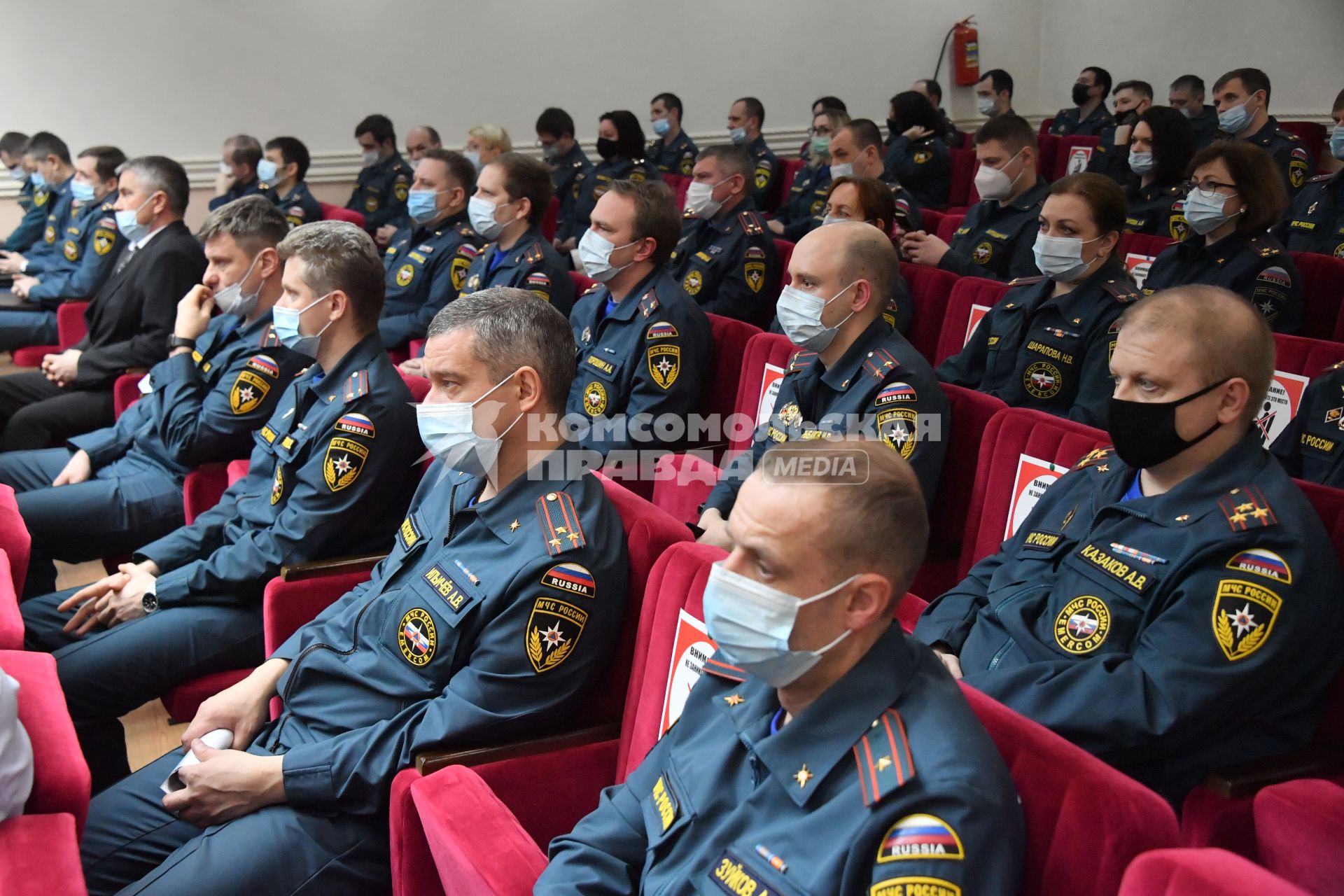 Москва. Сотрудники МЧС РФ во время итогового совещания в  ВНИИПО МЧС РФ.