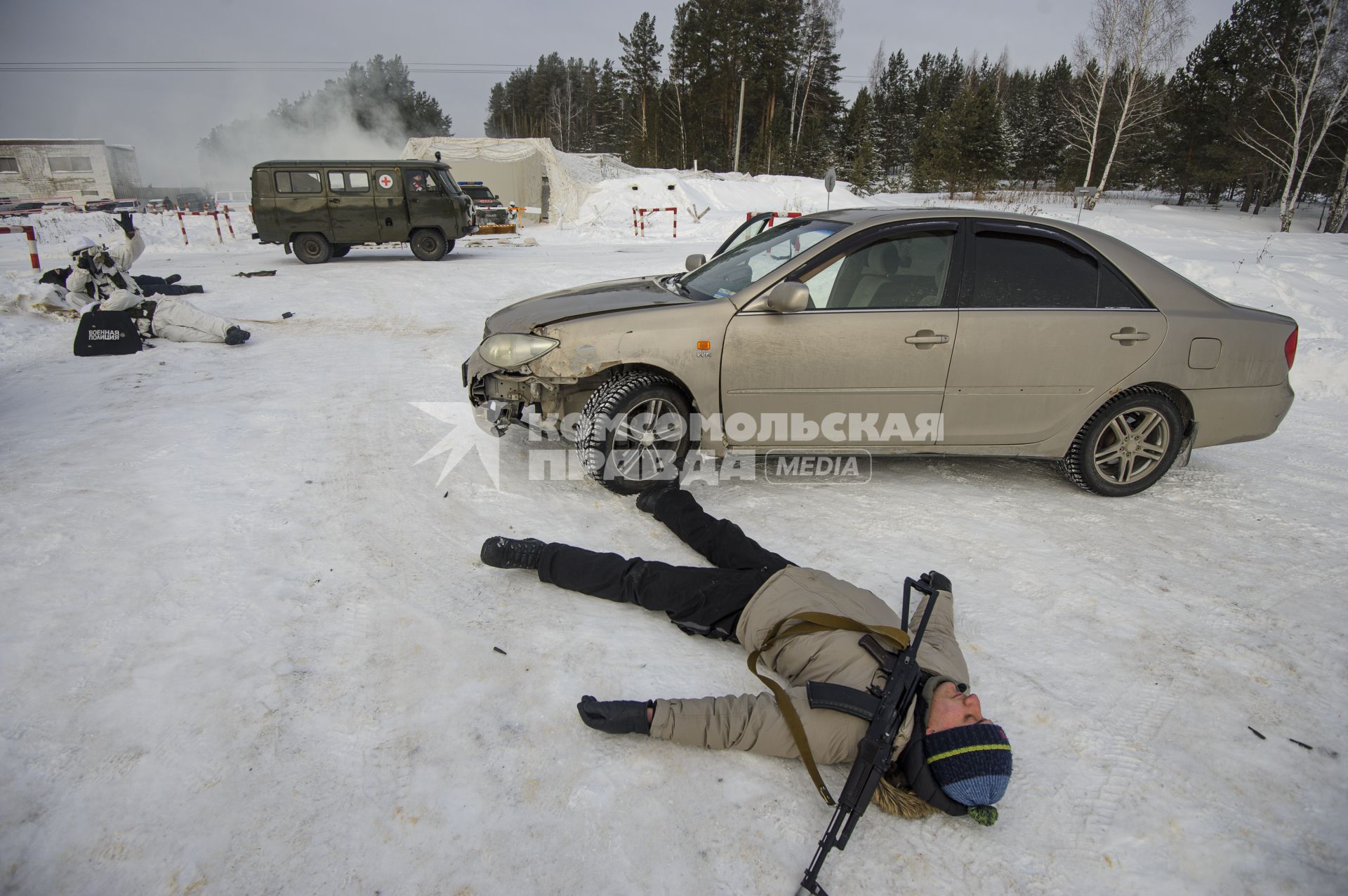 Екатеринбург. Свердловский танковый полигон. Военнослужащие военной полиции во время тактико-специальных учений по отражению нападения боевиков на блокпост, в рамках конкурса международных армейских игр Арми-2021 \'Страж порядка\'