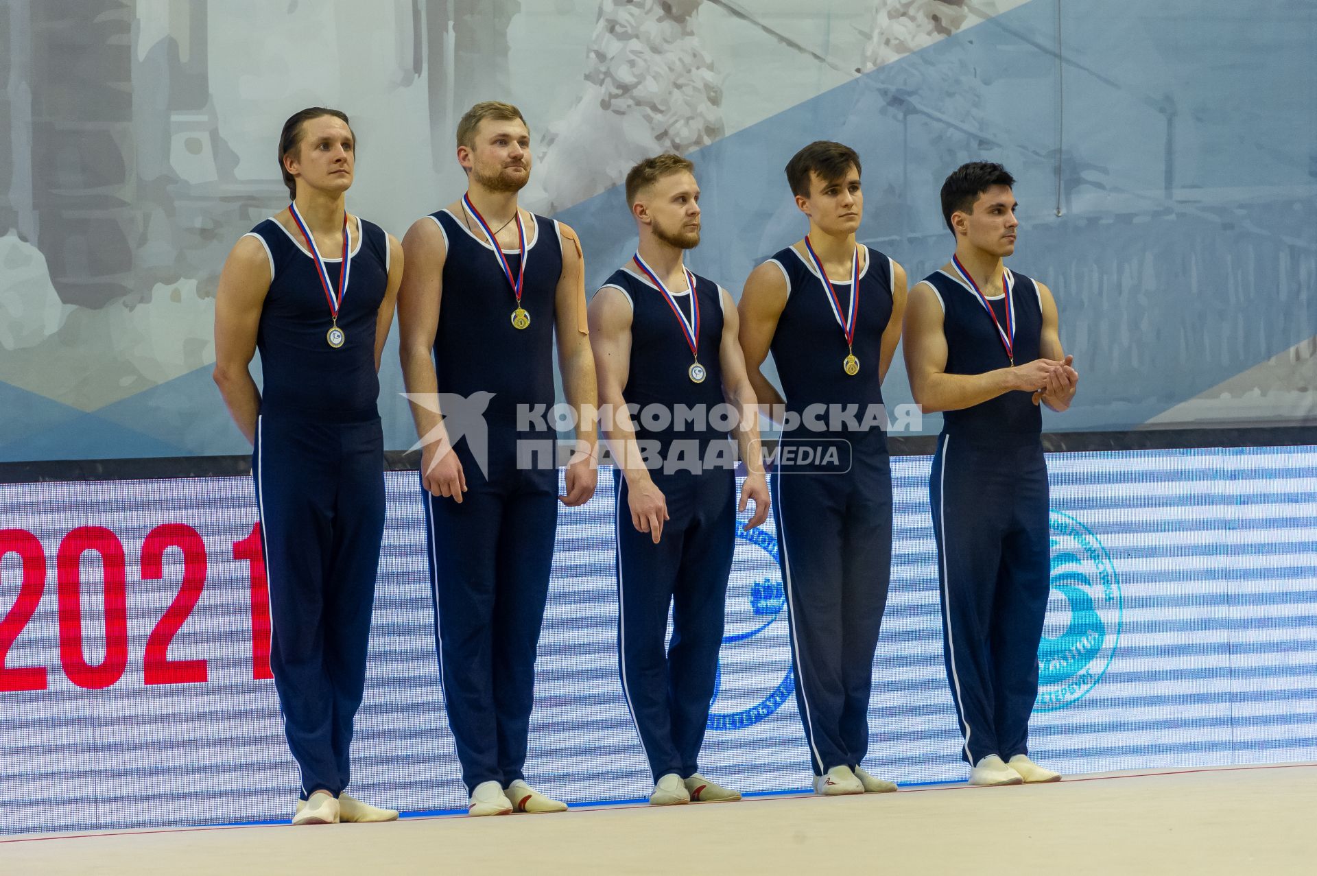 Санкт-Петербург.  Во время награждения  на Чемпионате  по художественной гимнастике в ЦХГ `Жемчужина`.