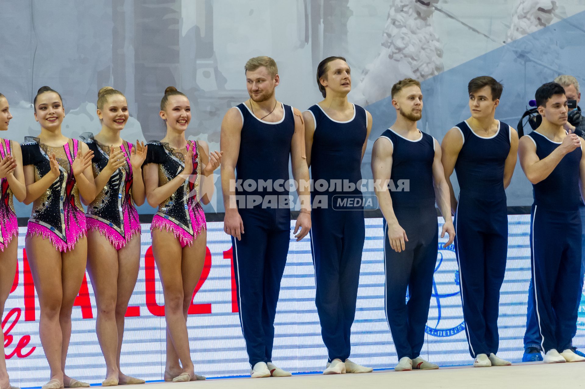 Санкт-Петербург.  Во время награждения  на Чемпионате  по художественной гимнастике в ЦХГ `Жемчужина`.