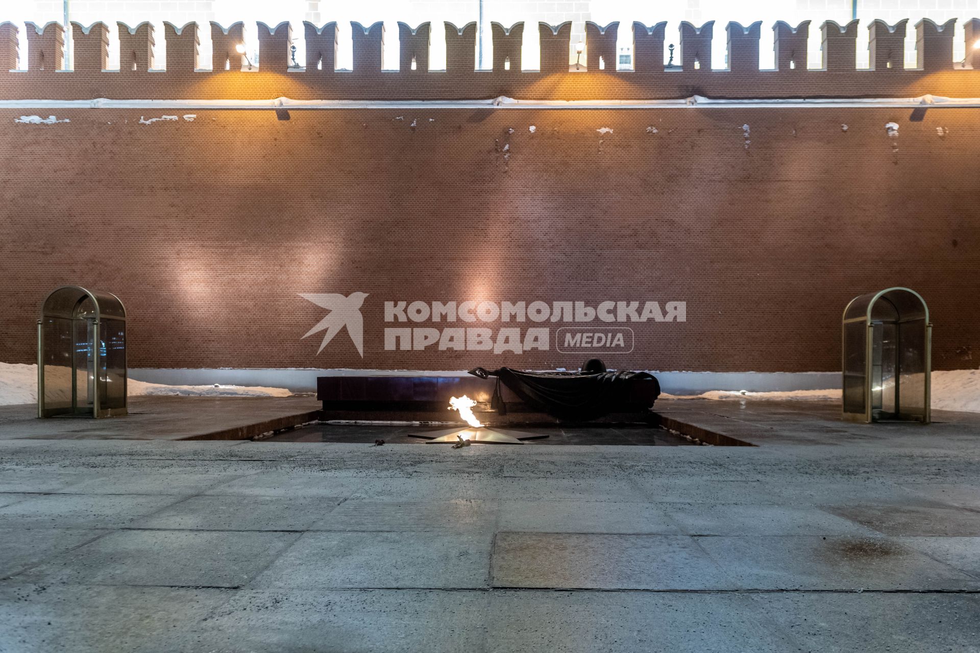 Москва.  У Могилы Неизвестного солдата в Александровском саду.