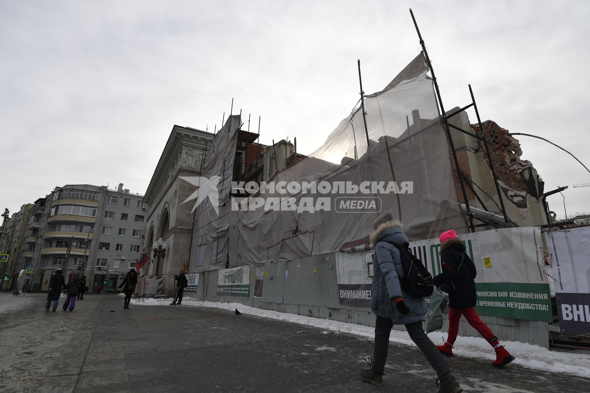 Москва. Вид на площадь Белорусского вокзала.