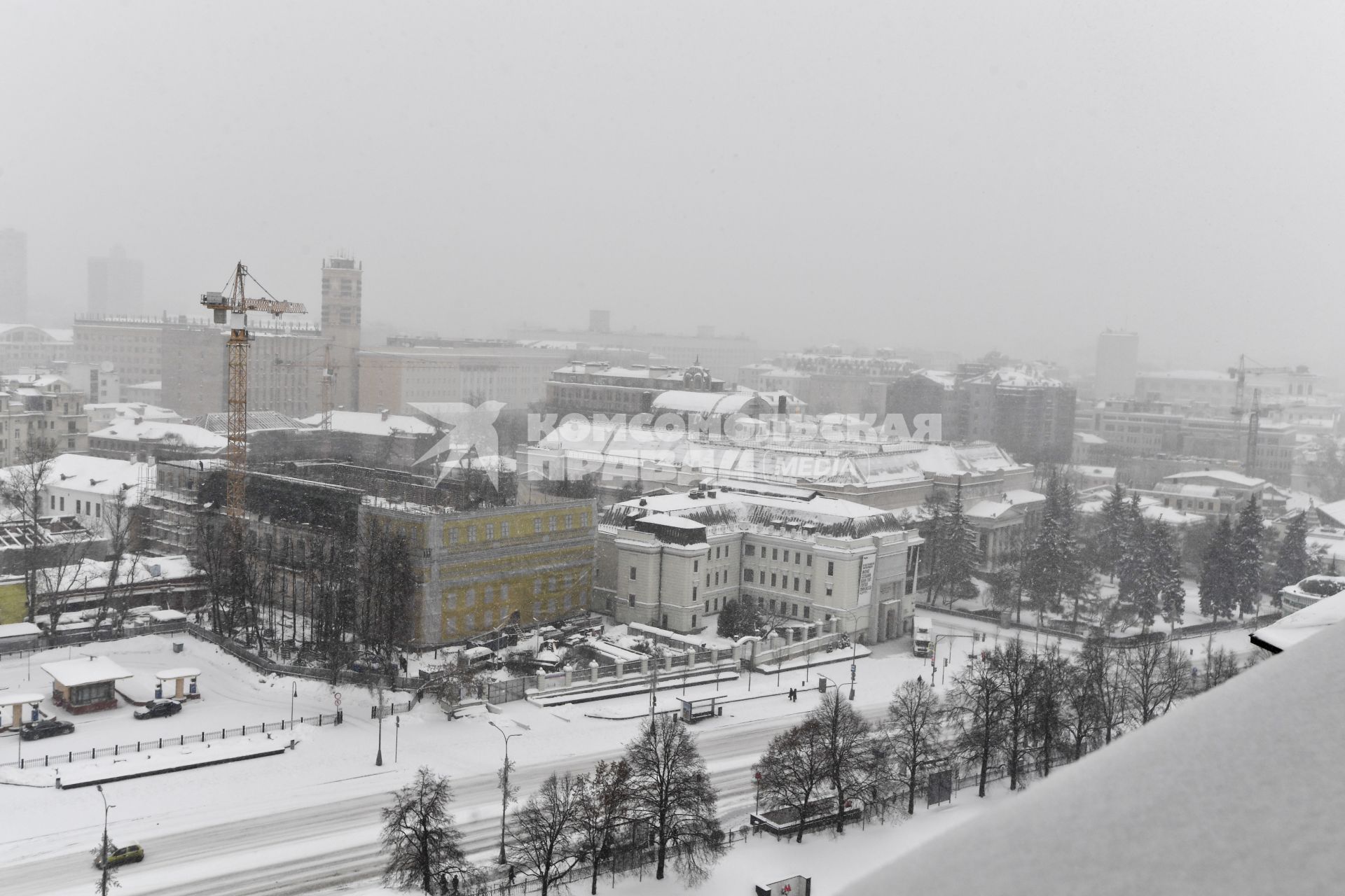 Москва. Панорама города с Храма Христа Спасителя.